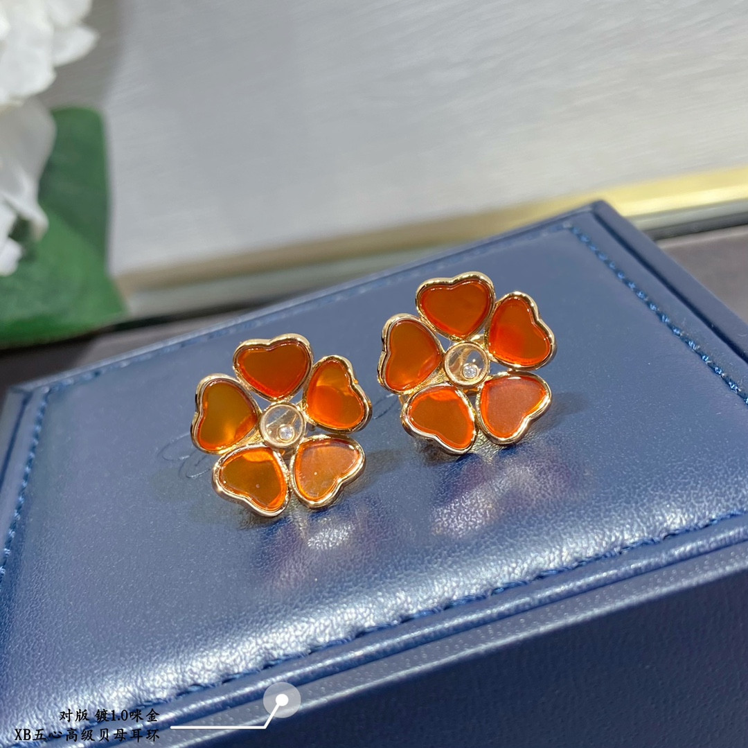 chopard five He**ts mother-of-pearl earrings
