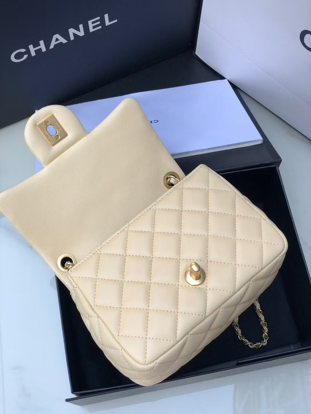 Ch*el mini flap 13.5 × 17 × 8 cm