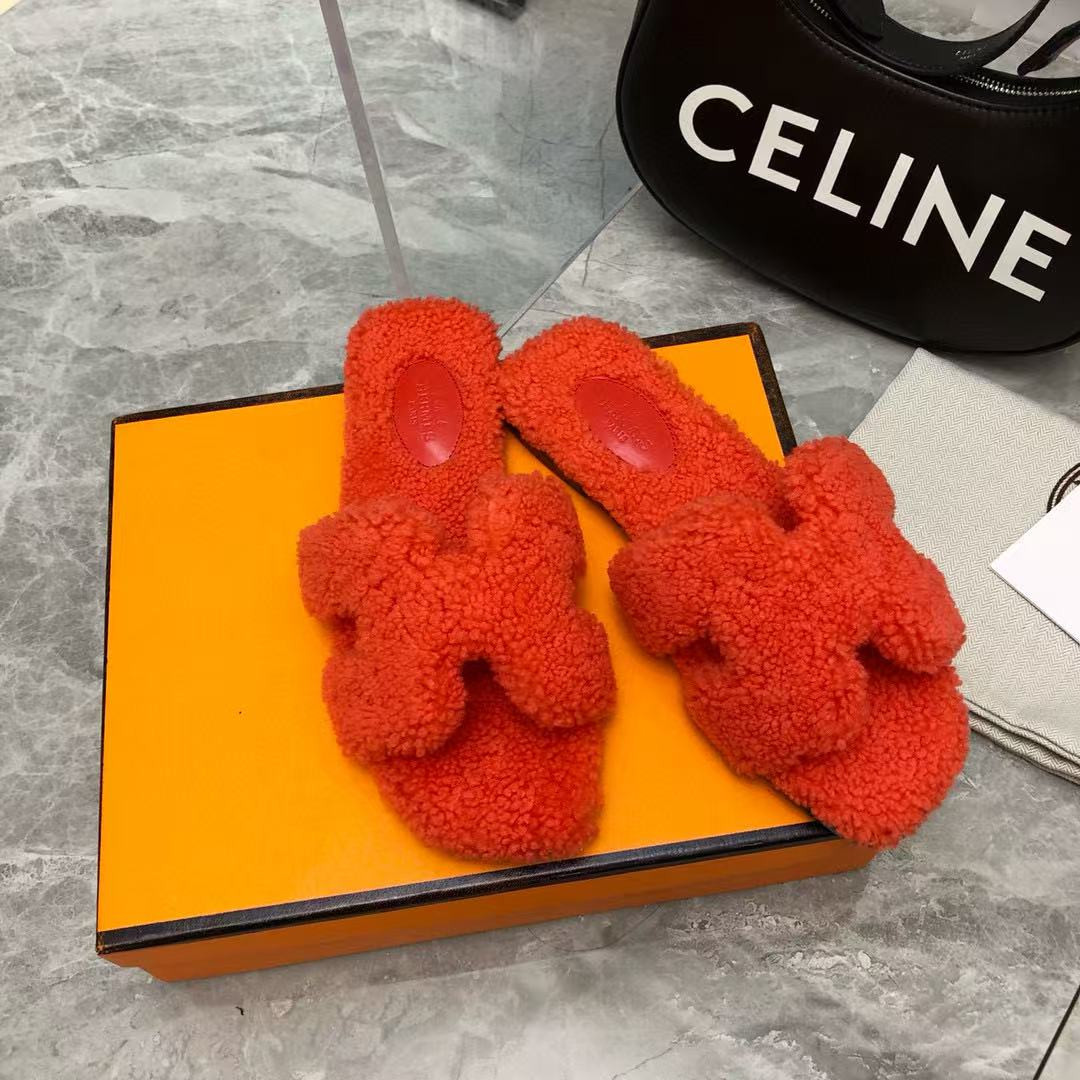 ua H**me5 oran sandal