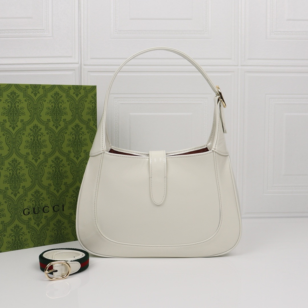 G*u*i jackie small shoulder bag ivory patent leather 27.4×19.1×4.1cm