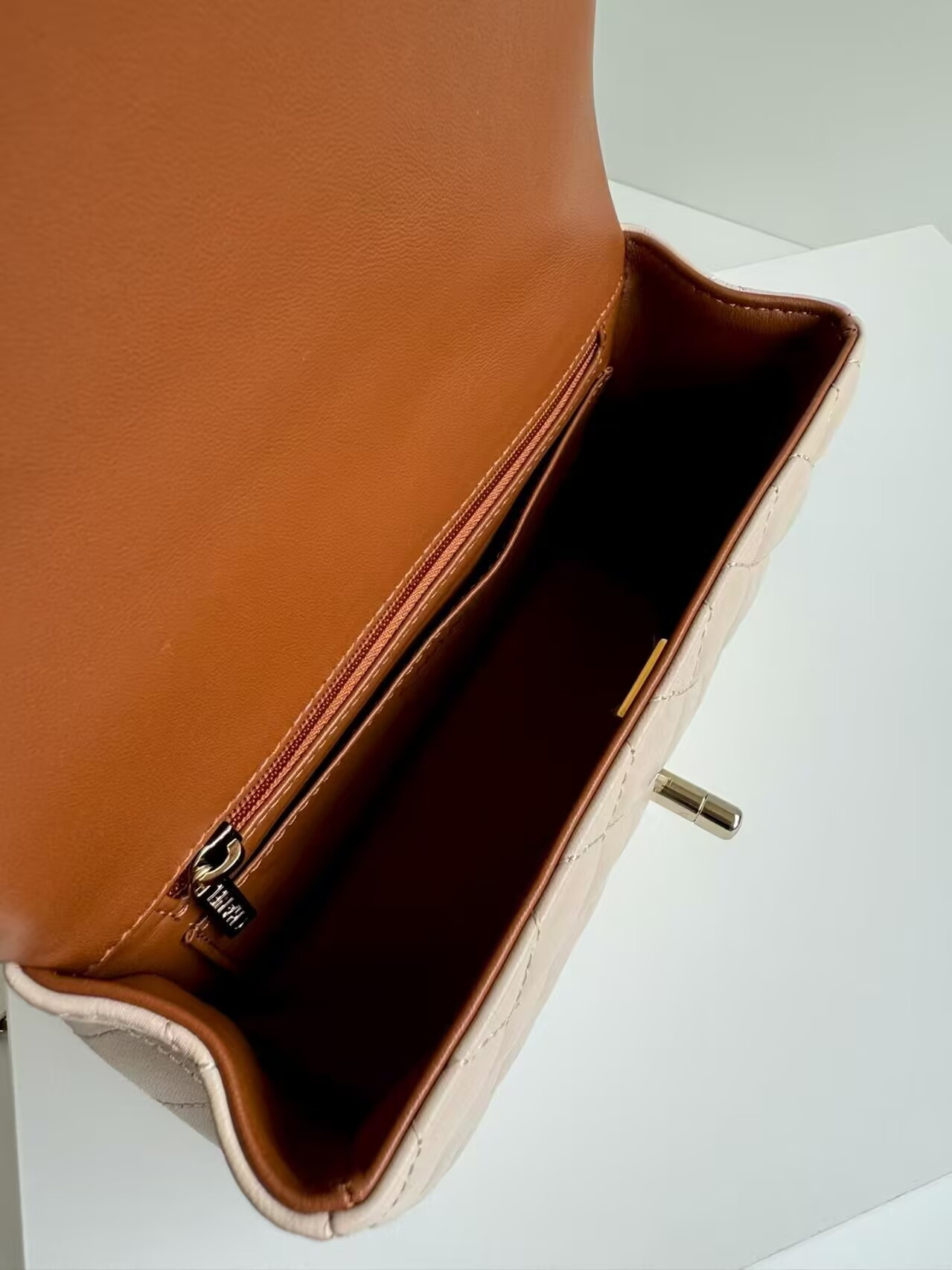 Ch*el mini cf handle 20x12x6cm