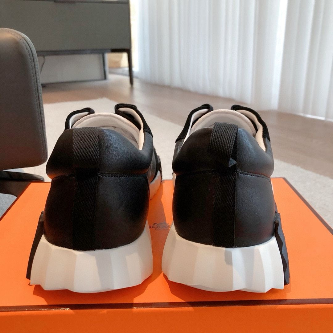 ua H**me5 bouncing sneaker