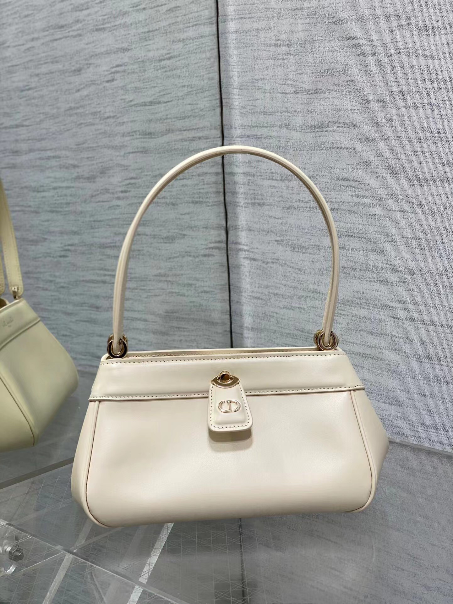 D*or medium key bag 27 x 16.5 x 13.5cm
