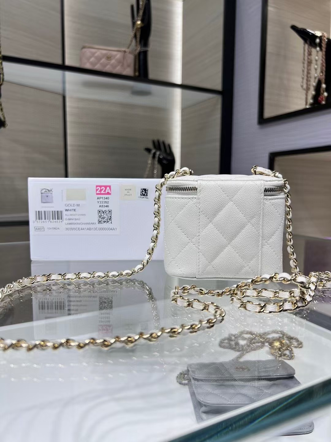 Ch*el small vanity with chain 9.5x13x6cm