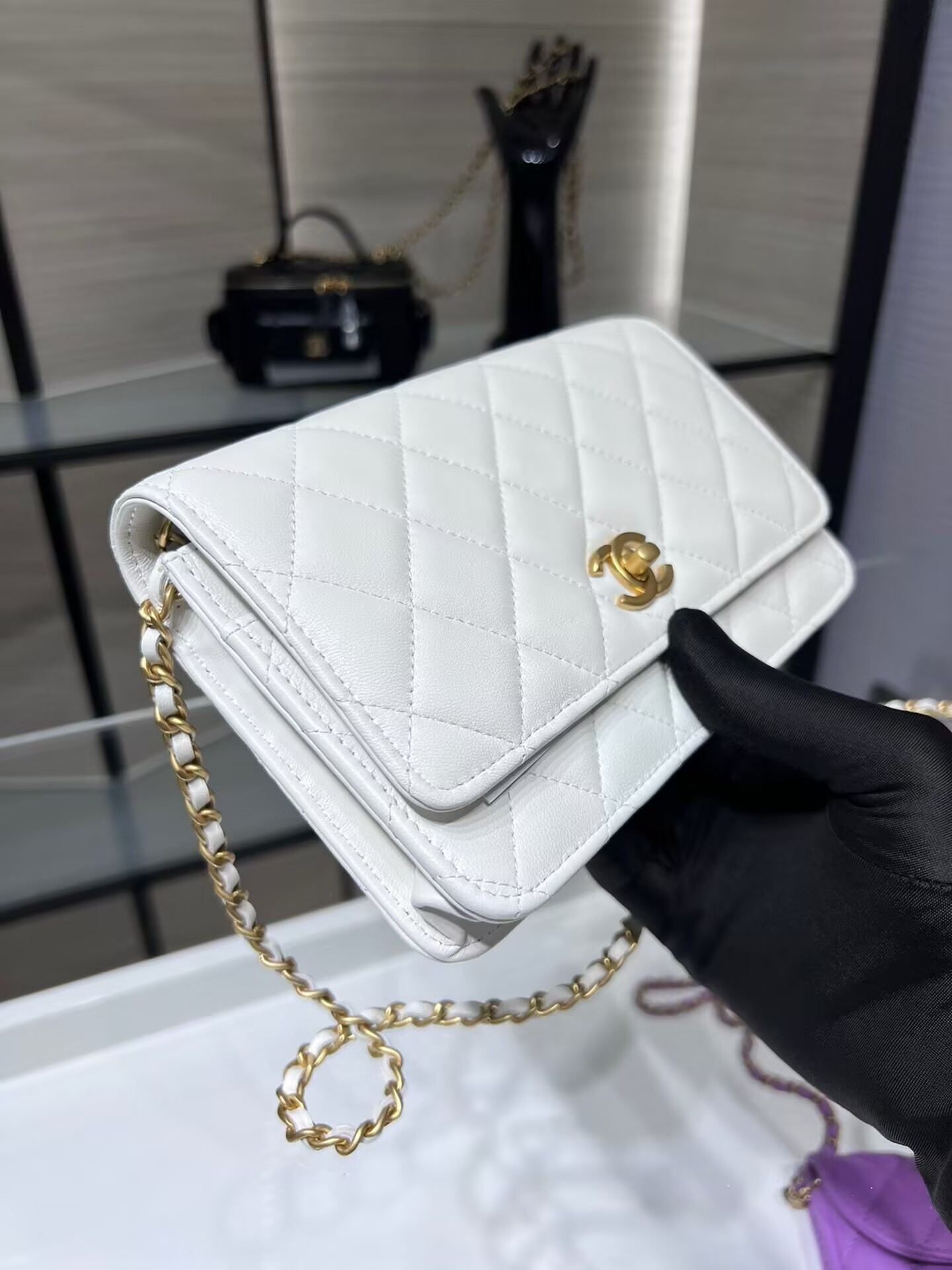 Ch*el classic wallet on chain 4.8 × 7.5 × 1.4 in