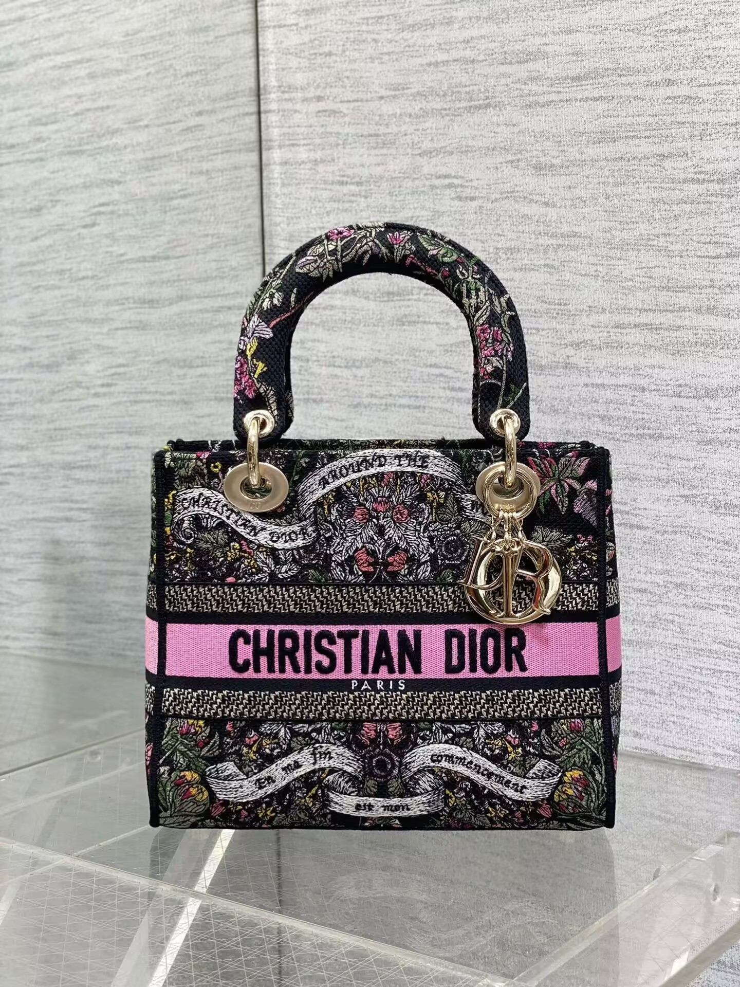 medium D*or lady d-lite bag 24 x 20 x 11 cm