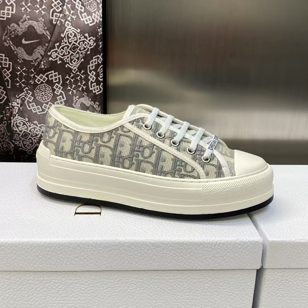 ua D*or sneaker