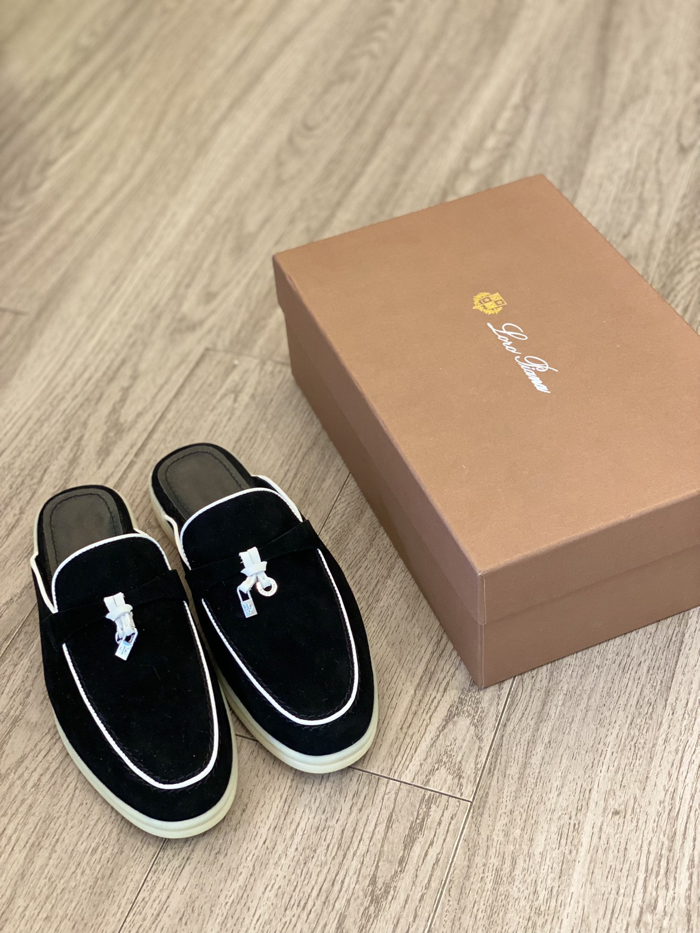 ua L**o p*ana babouche charms walk loafers