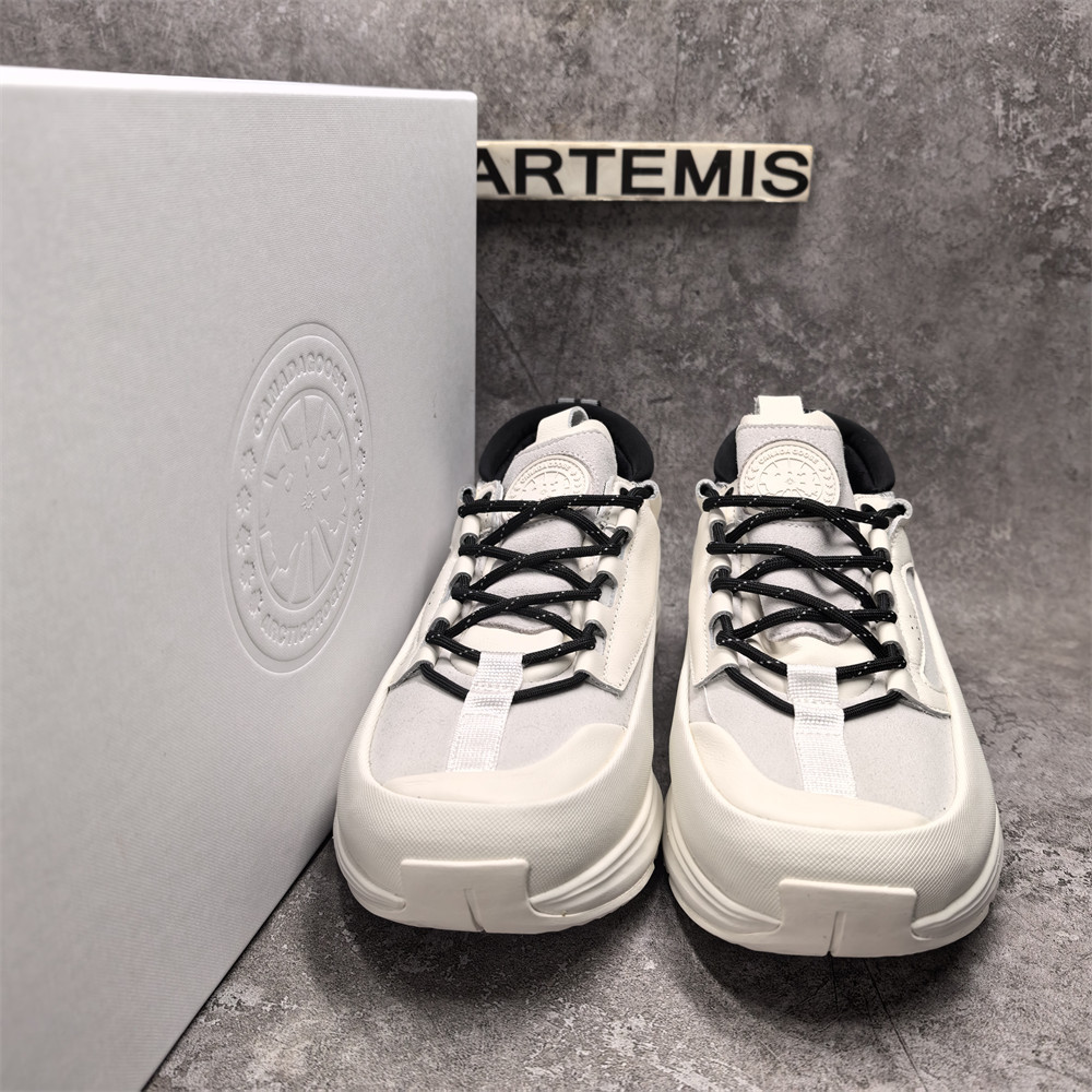 ua Can*a Go*e glacier trail sneaker