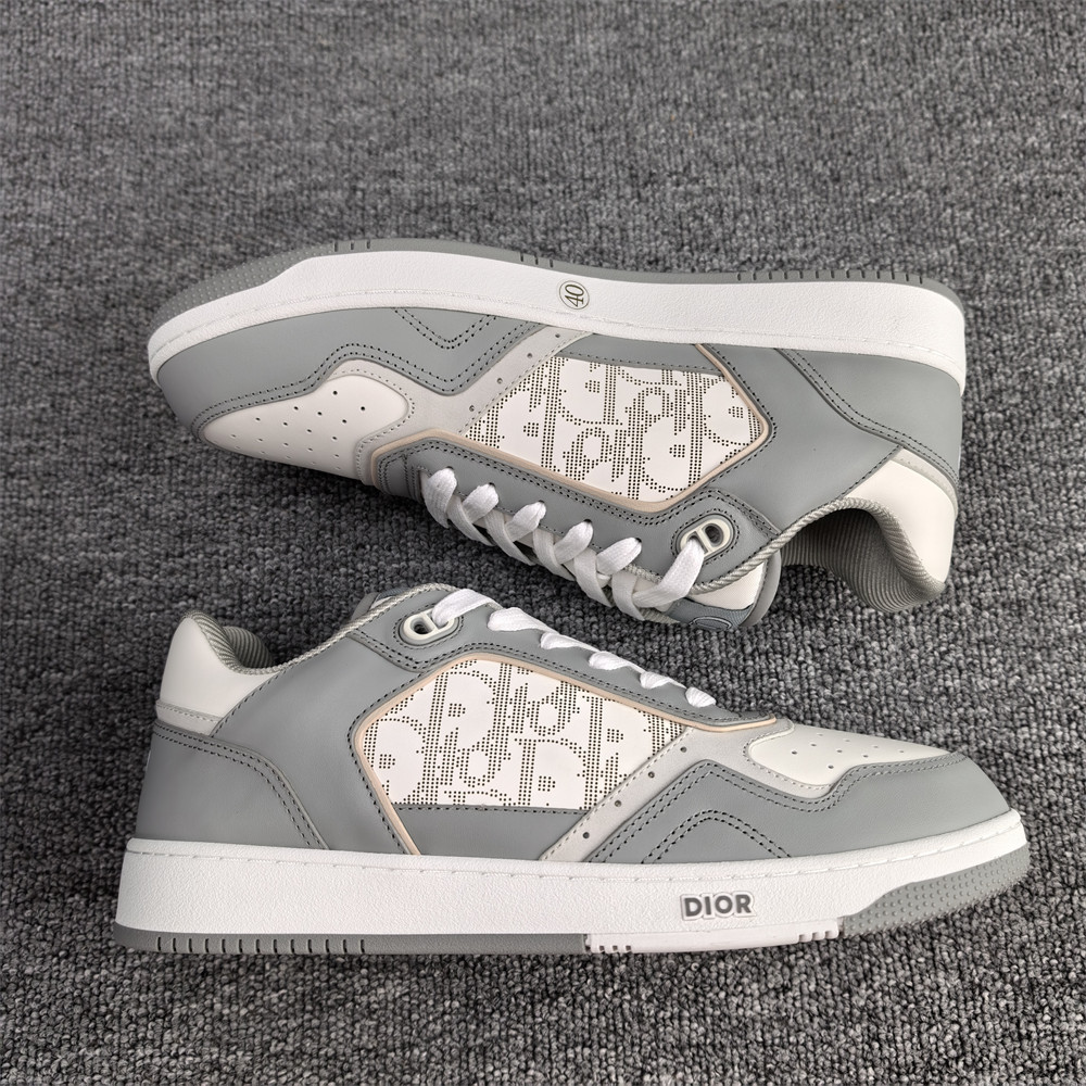 ua D*or sneaker