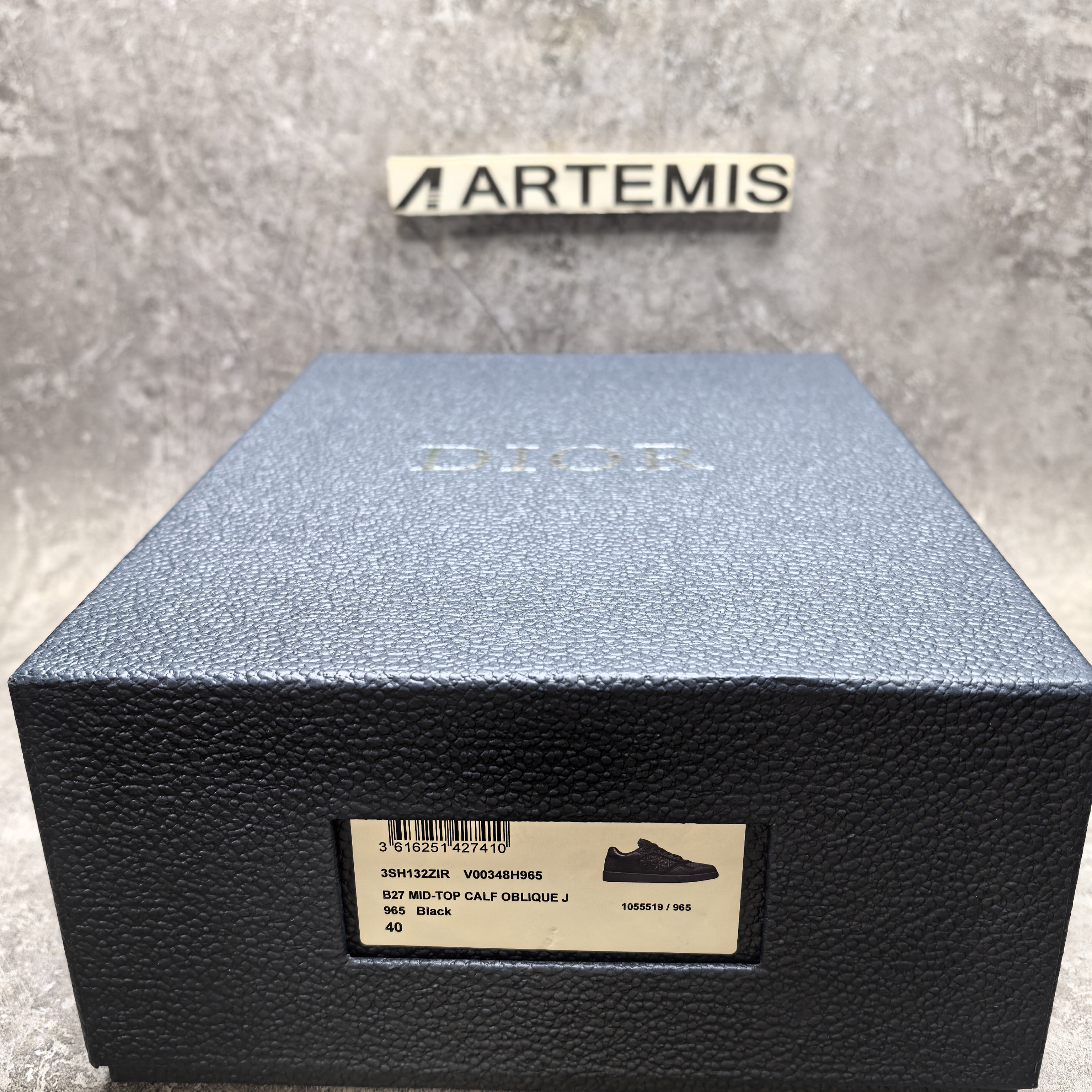 ua D*or sneaker