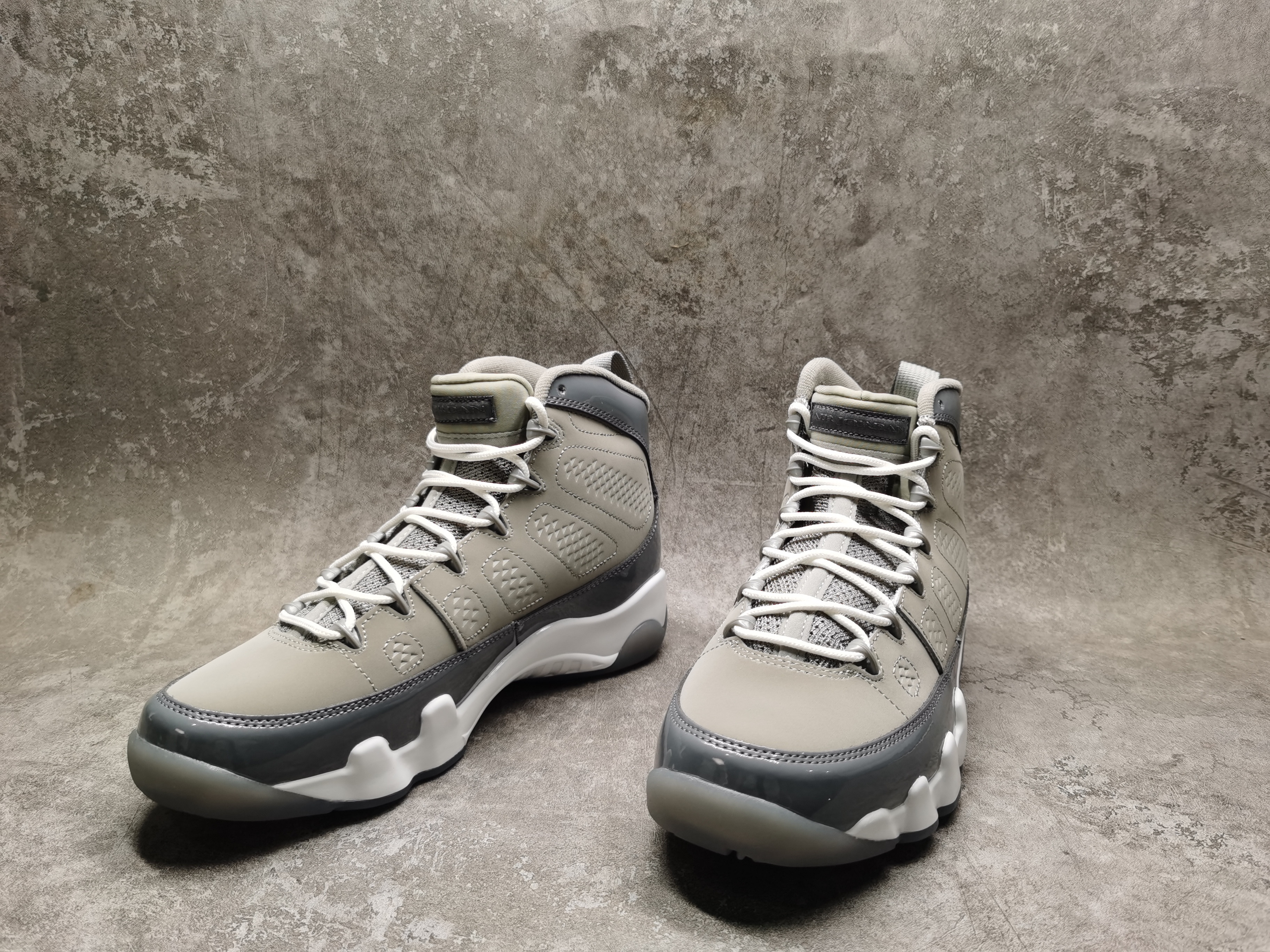 UA Air Jordan 9 Retro 