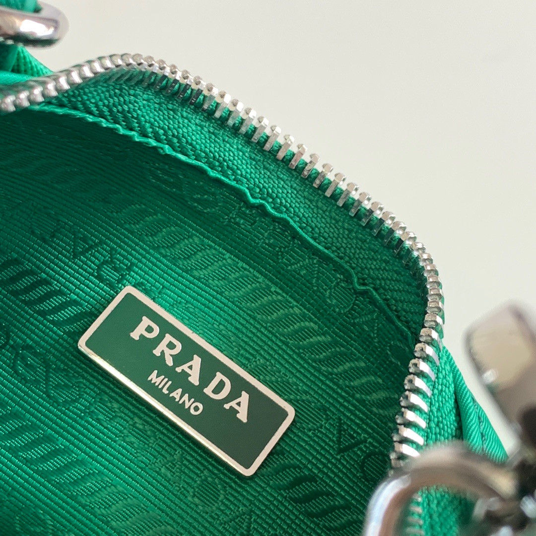 Pra*a re-edition 2005 re-nylon bag green