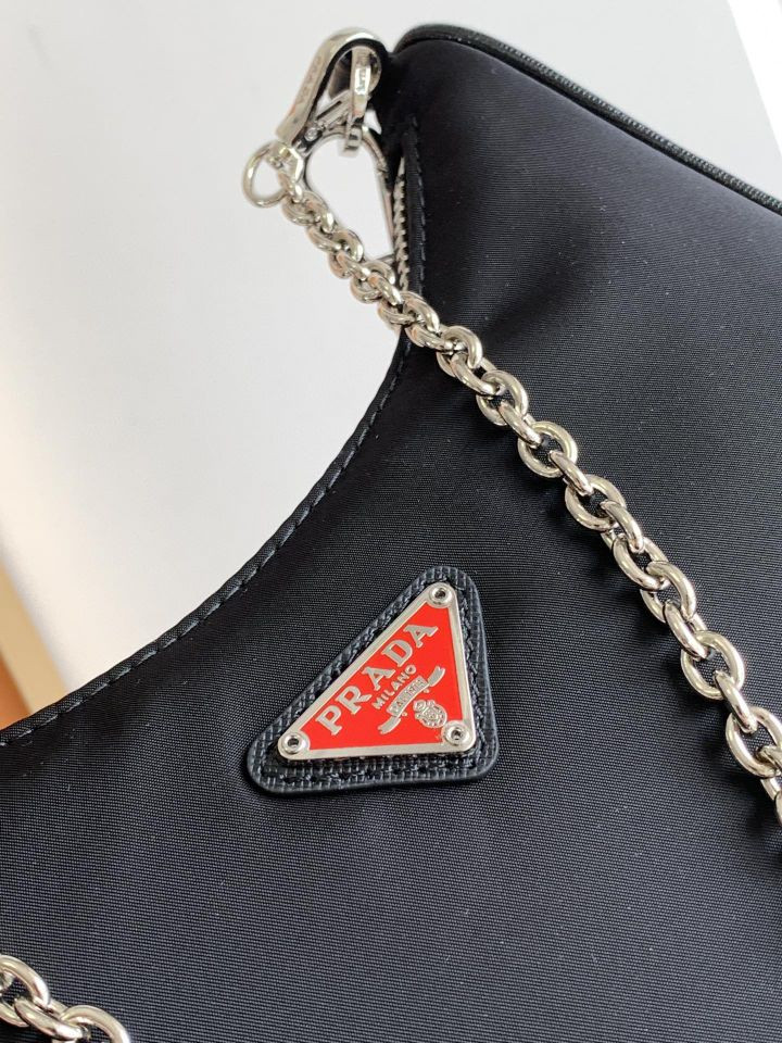 Pra*a re-edition 2005 re-nylon bag black red