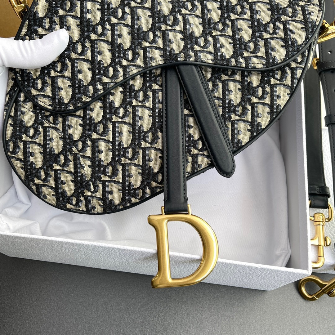 D*or saddle bag 25.5 ×20 x 6.5 cm