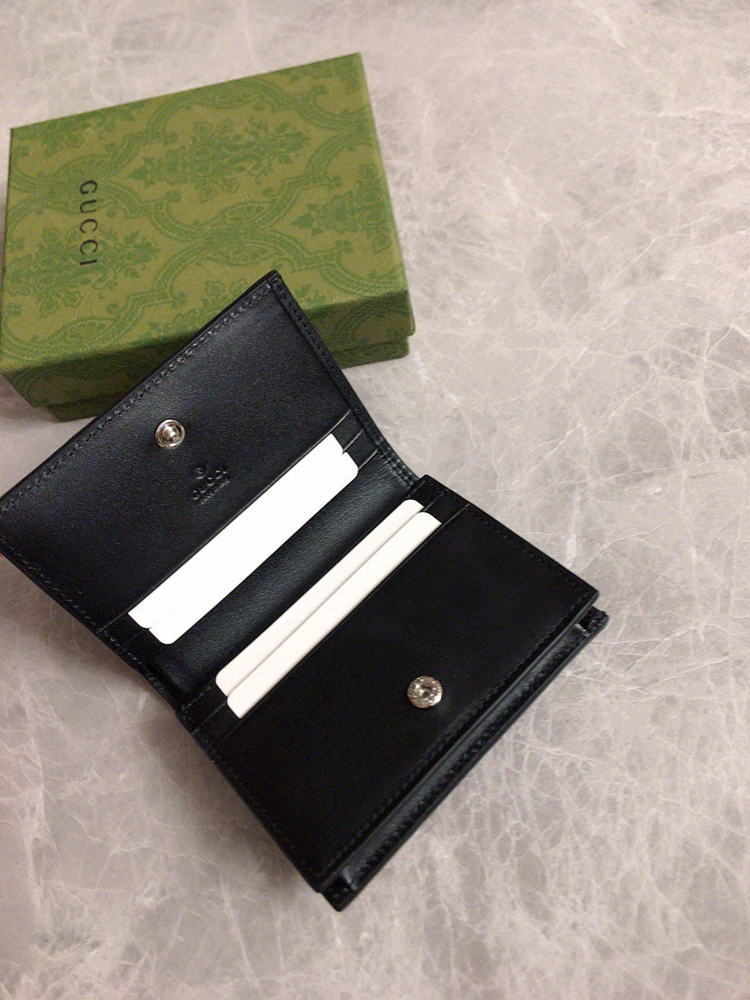 G*u*i gg card case wallet