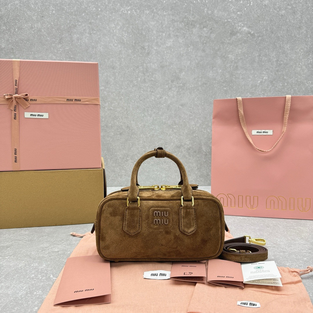MIU MIU Arcadie matelassé nappa leather bag 22x10.5x7.5cm