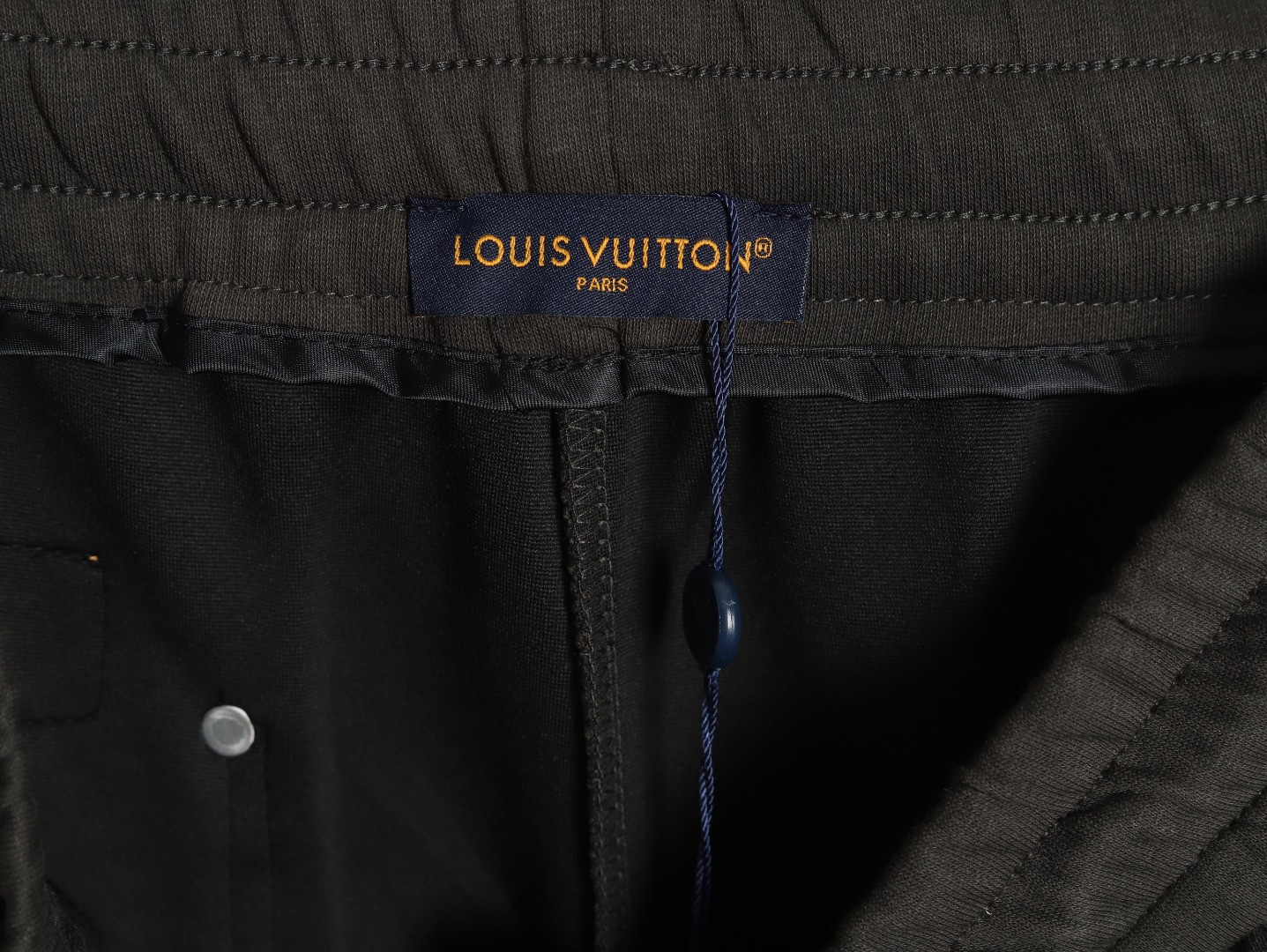 l0*is V*t0n lv shorts