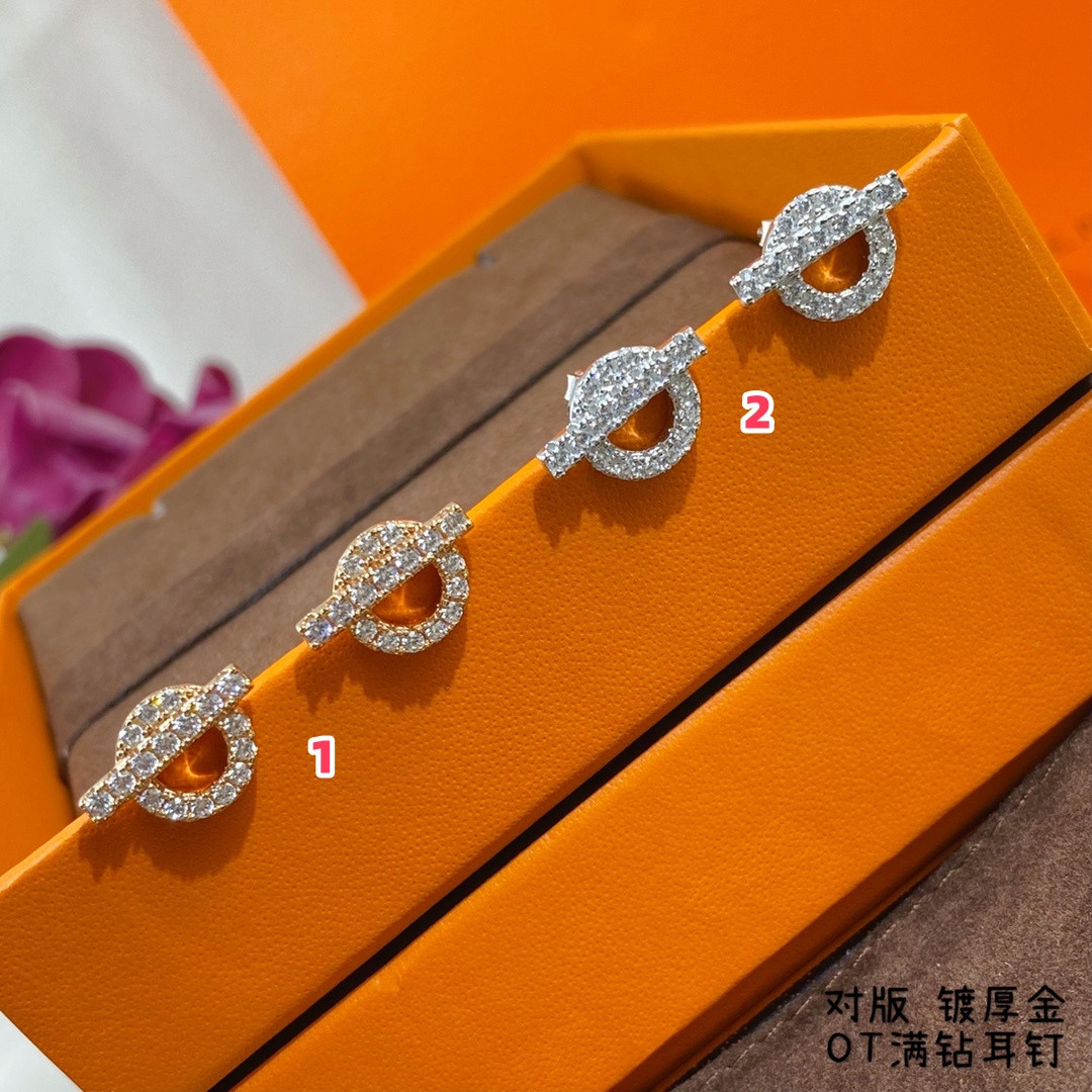 H**me5 ot fully di*m*nd-encrusted stud earrings