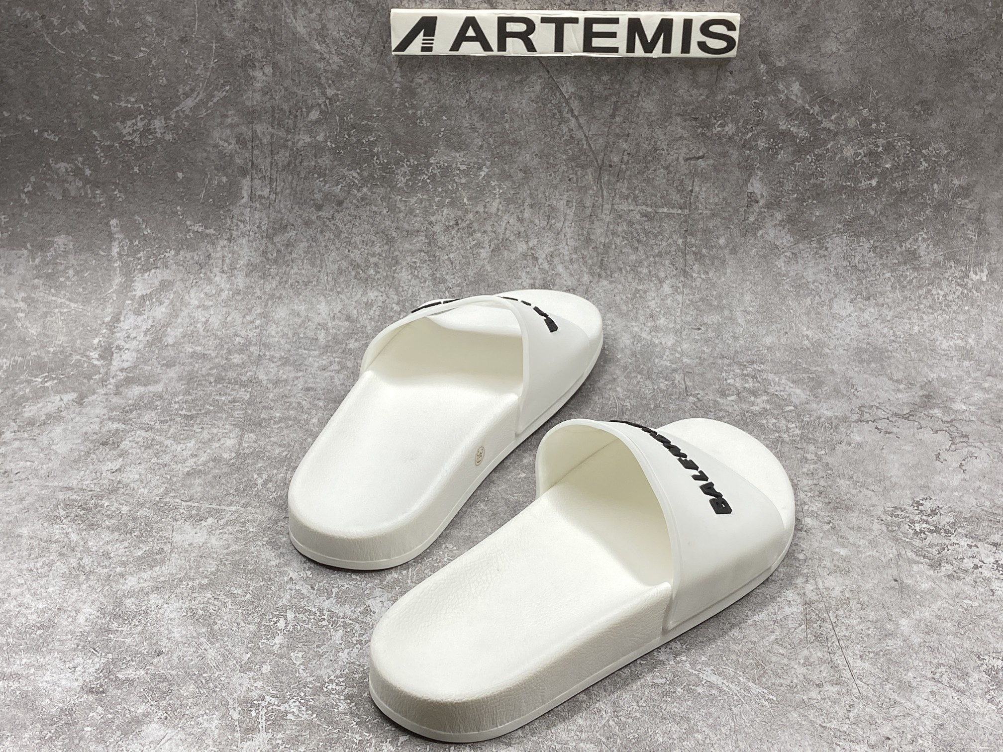 Balenciga Pool Slide White