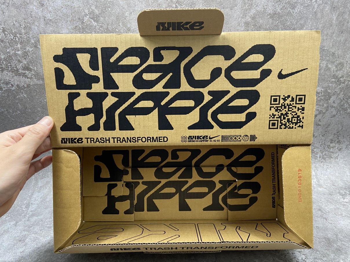 Nike Space Hippie 02 Vast Grey Hyper Crimson