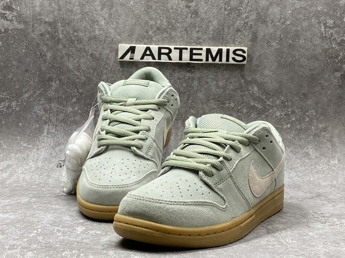 Nike SB Dunk Low Island Green Gum