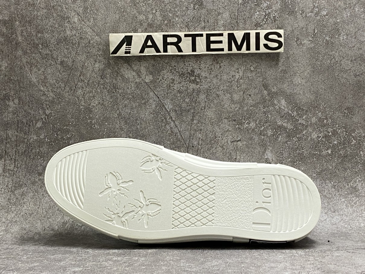 D*or and shawn b23 slip on black white embroidery