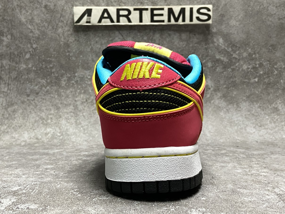 Nike Dunk SB Low Ms. Pacman