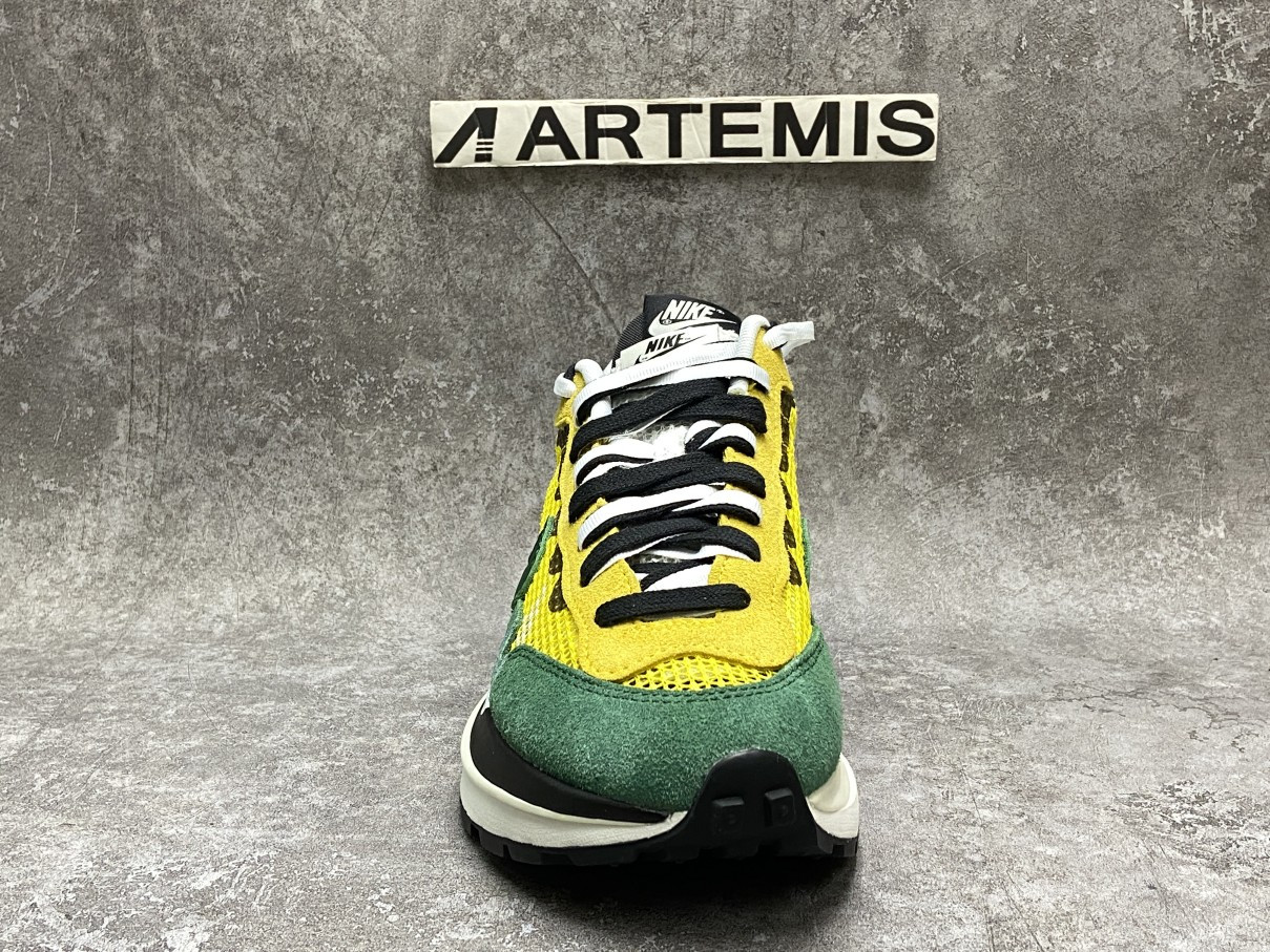 Nike Vaporwaffle Sacai Tour Yellow Stadium Green
