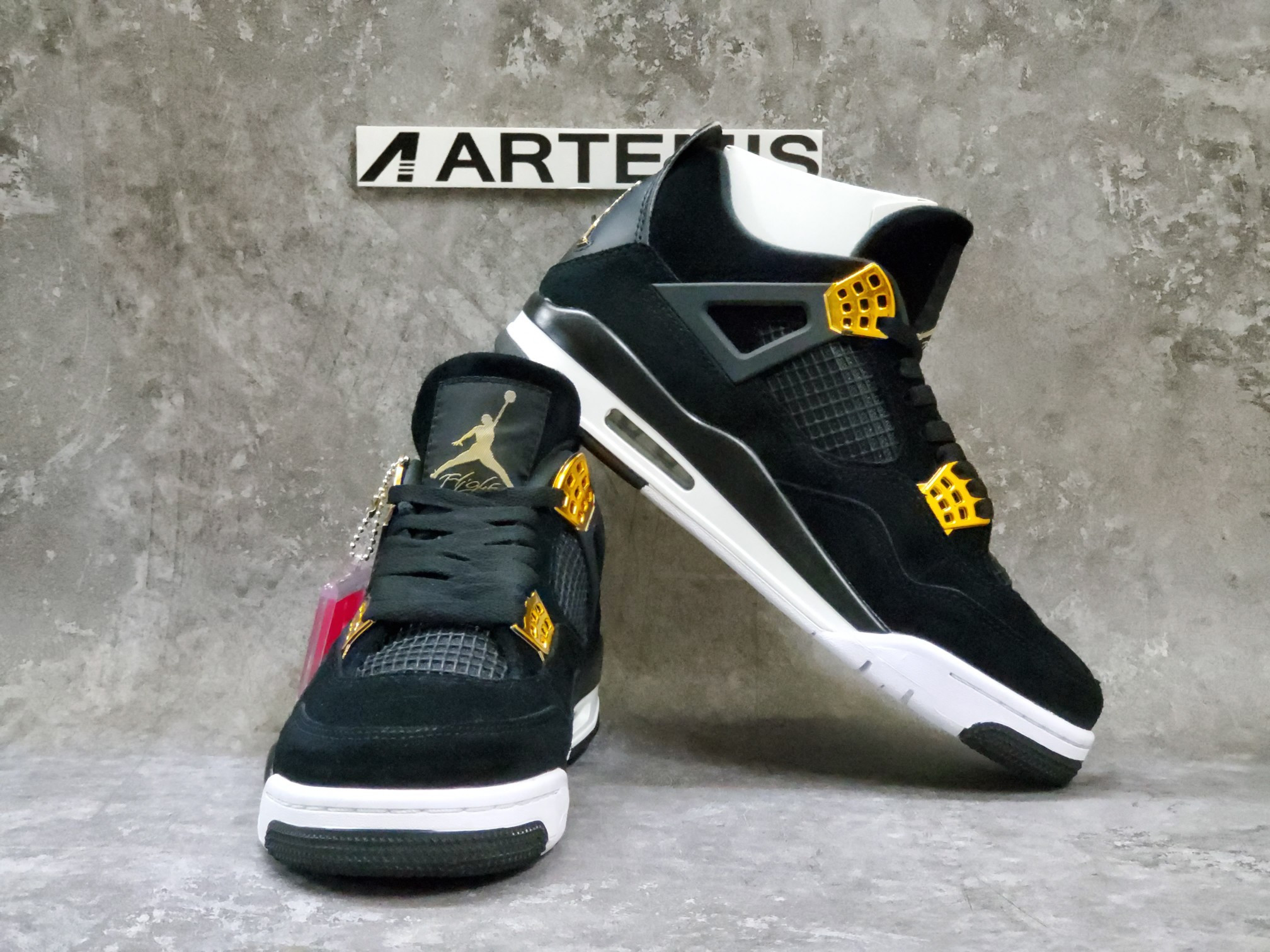 Air Jordan 4 Retro Royalty