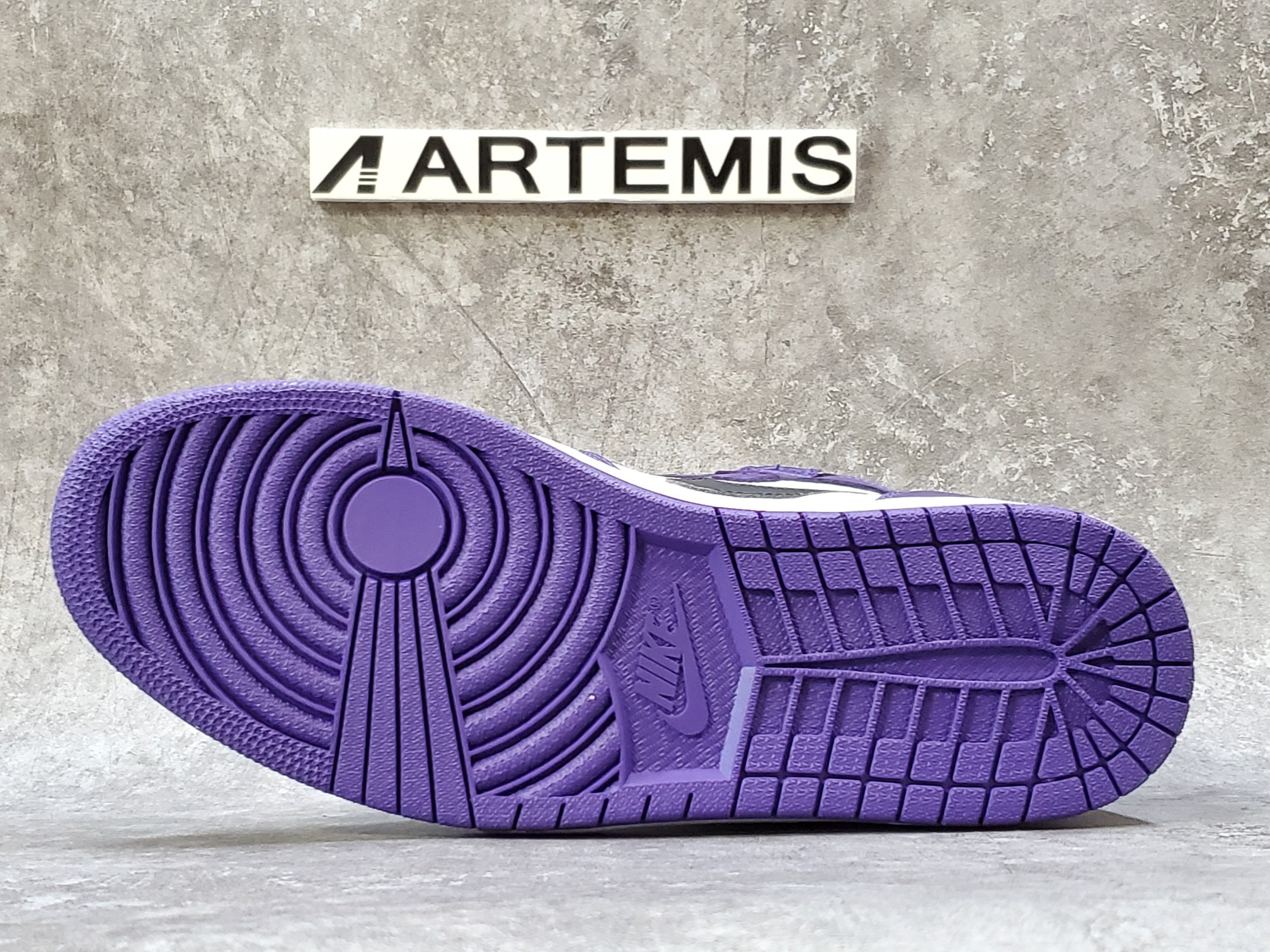 Air Jordan 1 Retro High Court Purple White