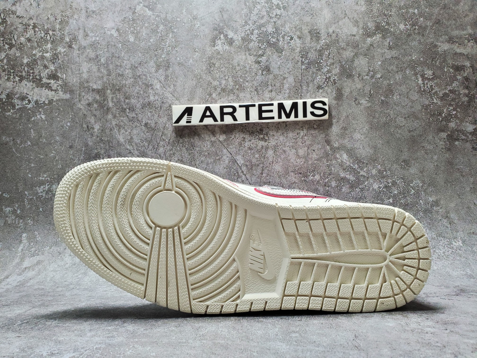 Air Jordan 1 Retro High Phantom Gym Red