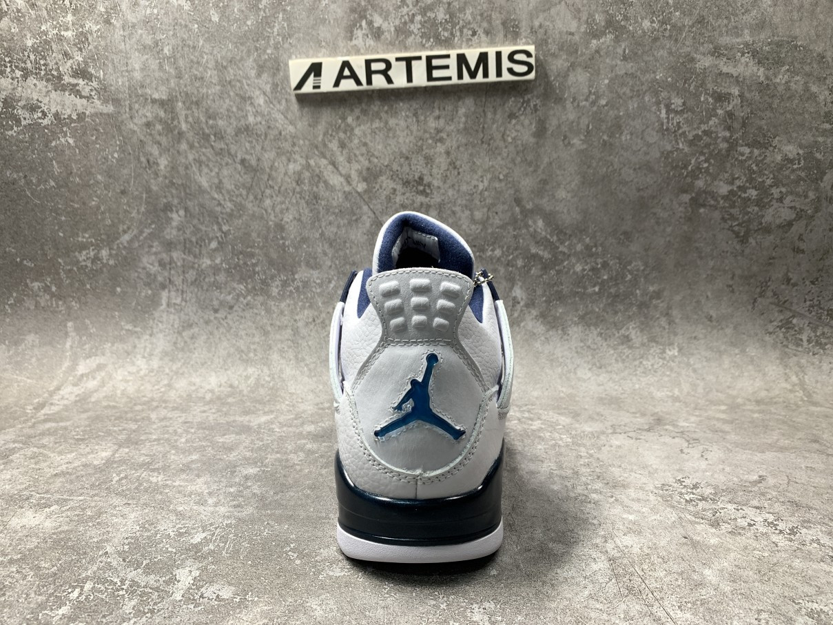 Air Jordan 4 Retro Columbia