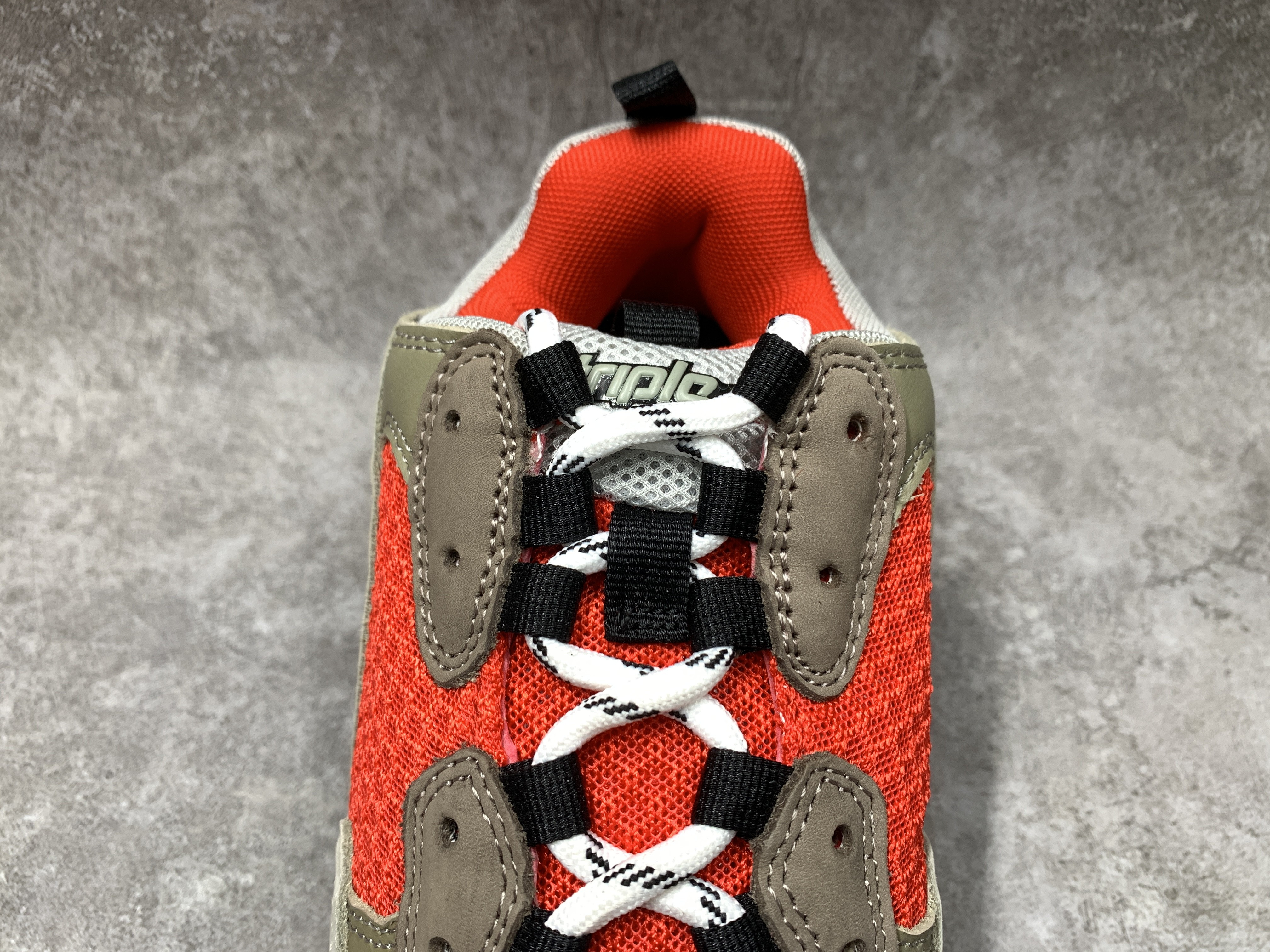 Balenciga Triple S Sneaker 