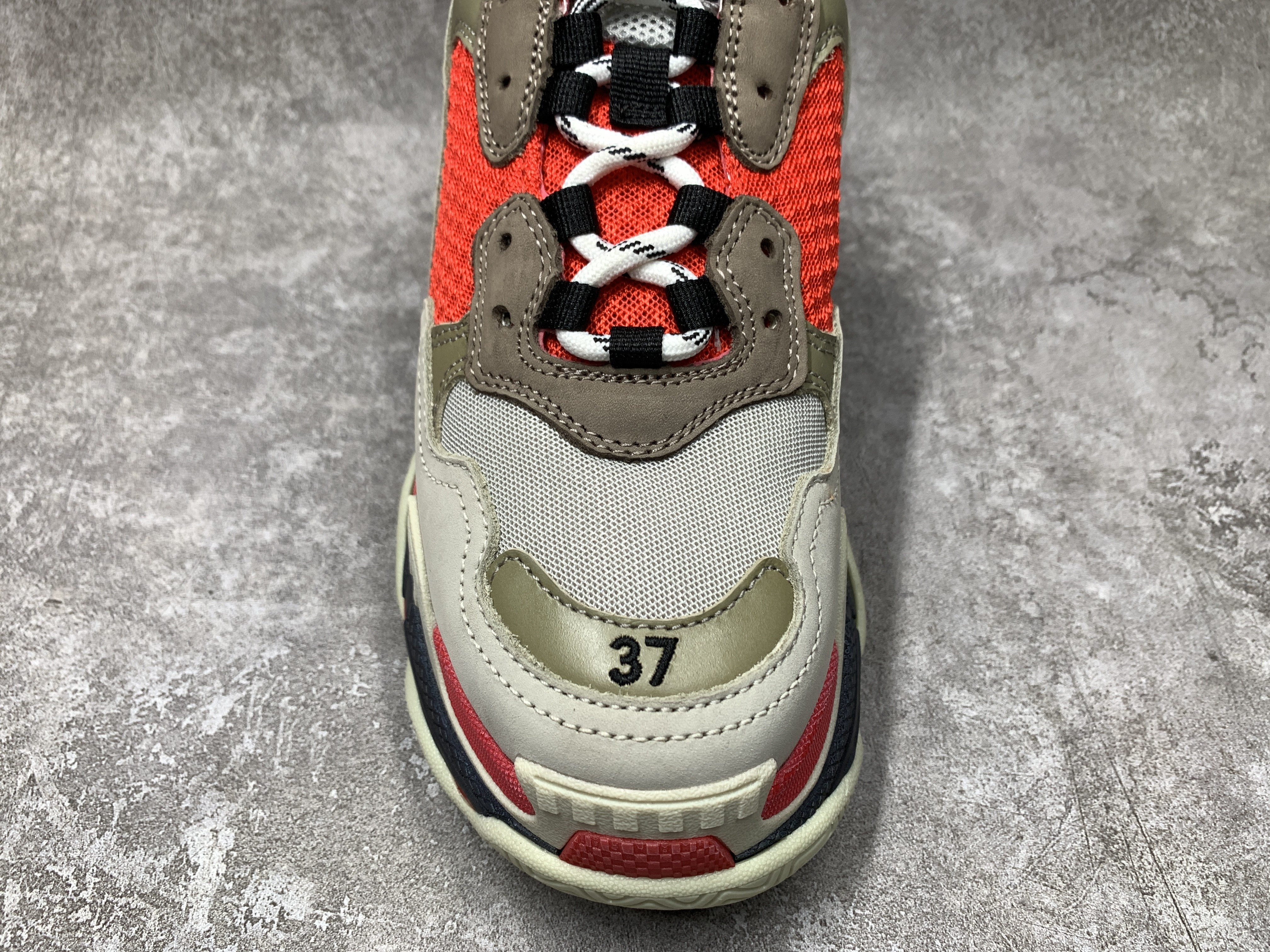 Balenciga Triple S Sneaker 