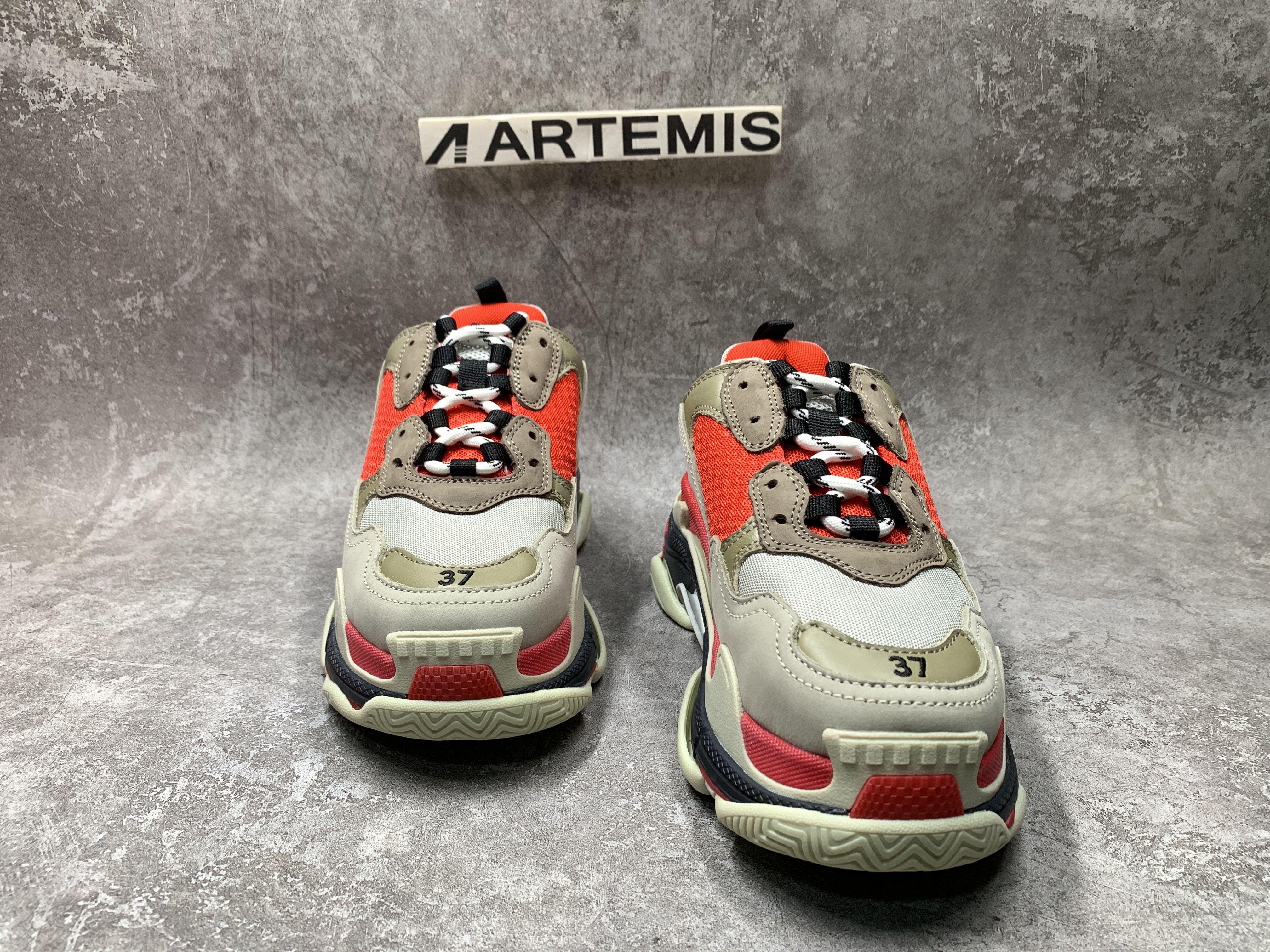 Balenciga Triple S Sneaker 