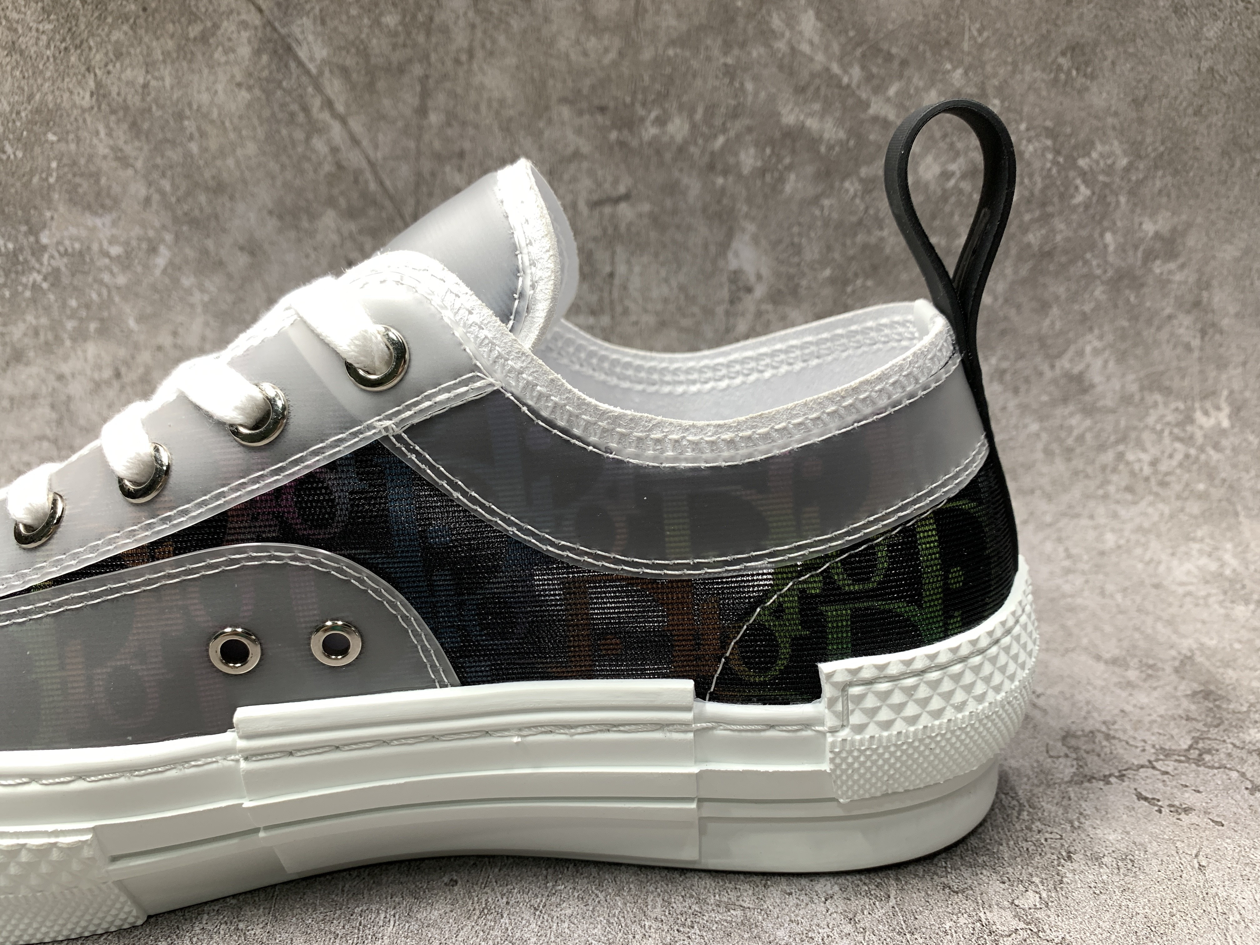 D*or b23 low blue black