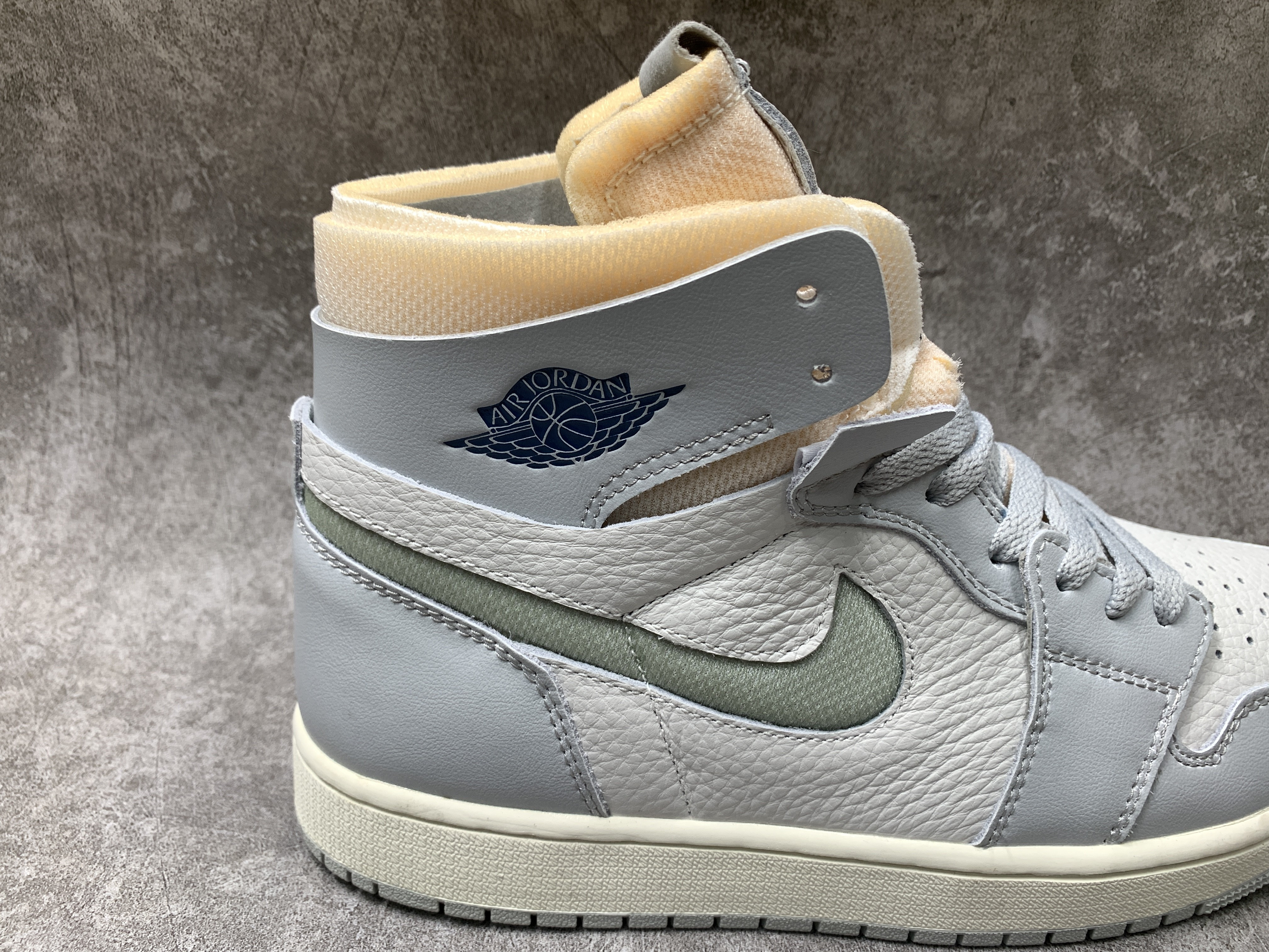 Air Jordan 1 High Zoom CMFT London