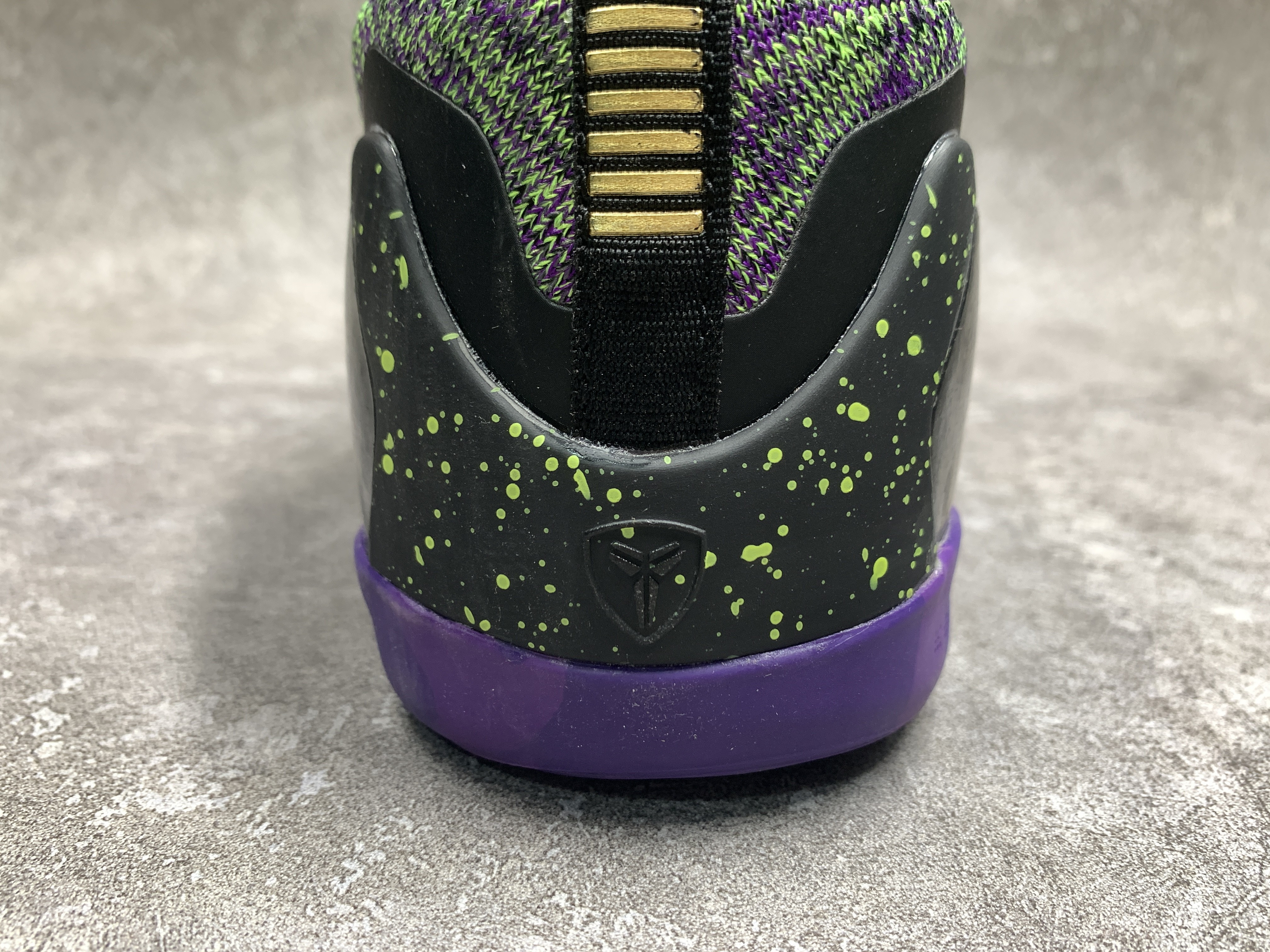 Nike Kobe 9 Low Mamba Moment