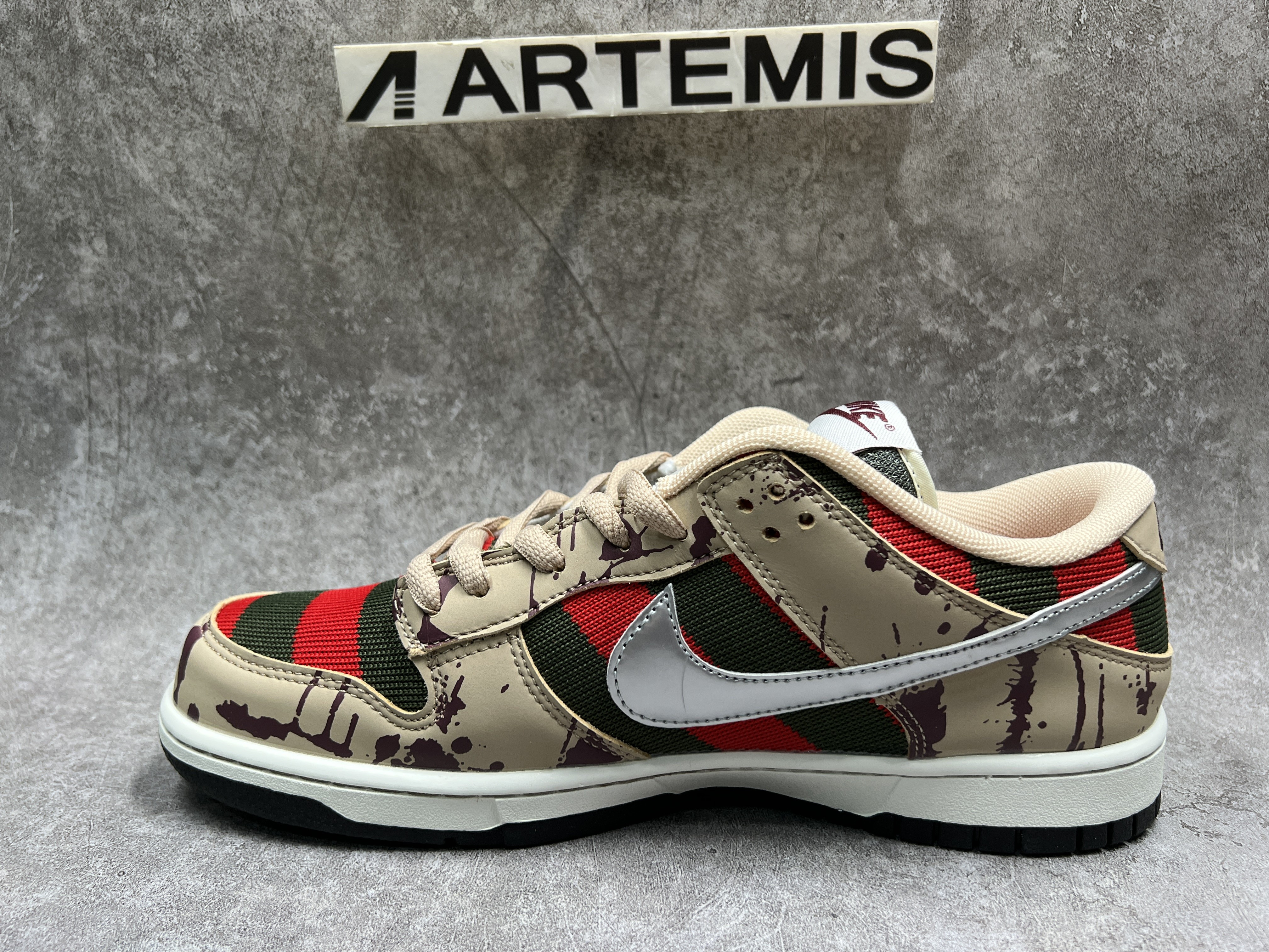 Nike Dunk SB Low Freddy Krueger