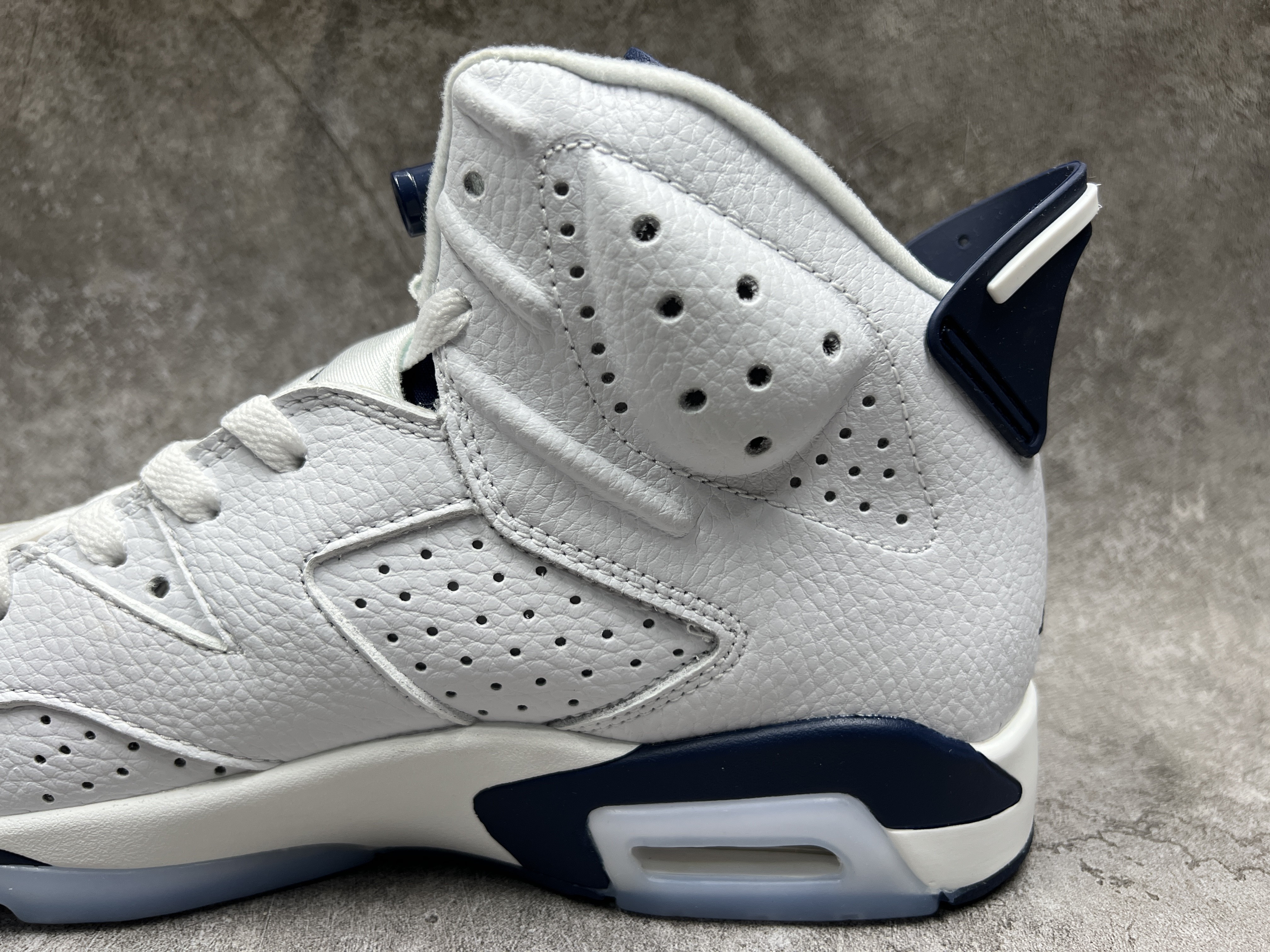 Air Jordan 6 Retro Midnight Navy