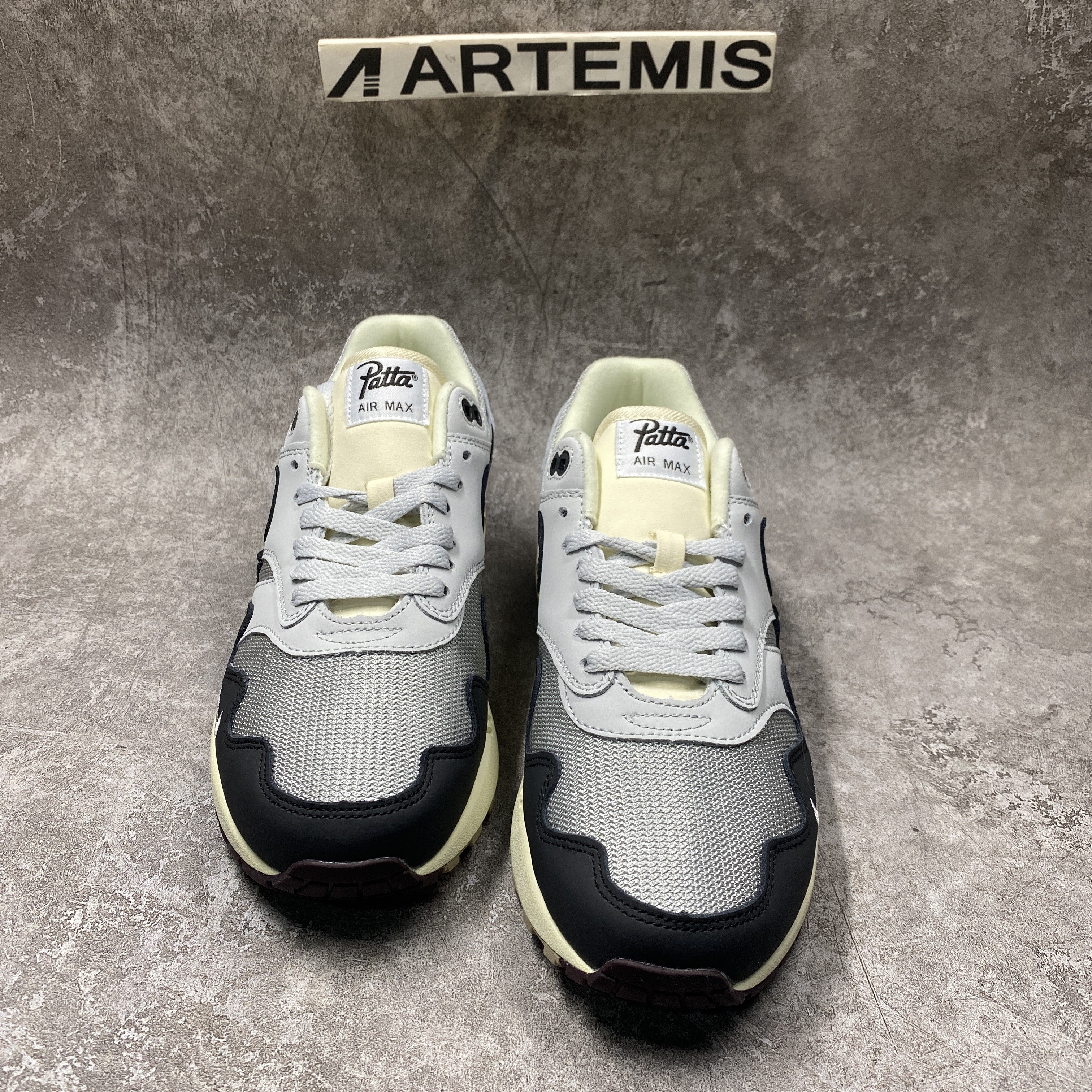 Nike Air Max 1 x Patta White Grey