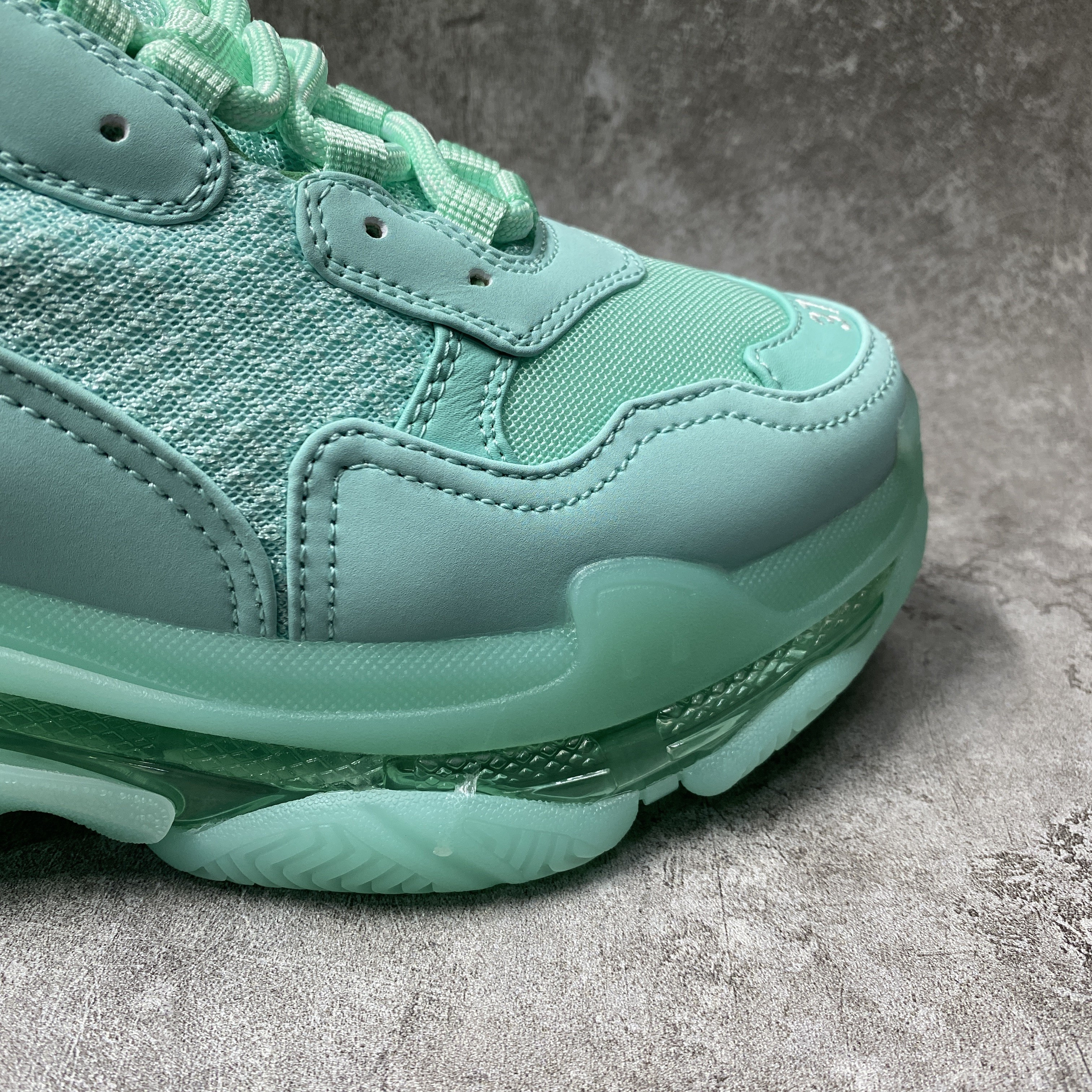 Balenciga Triple S Clear Sole Green