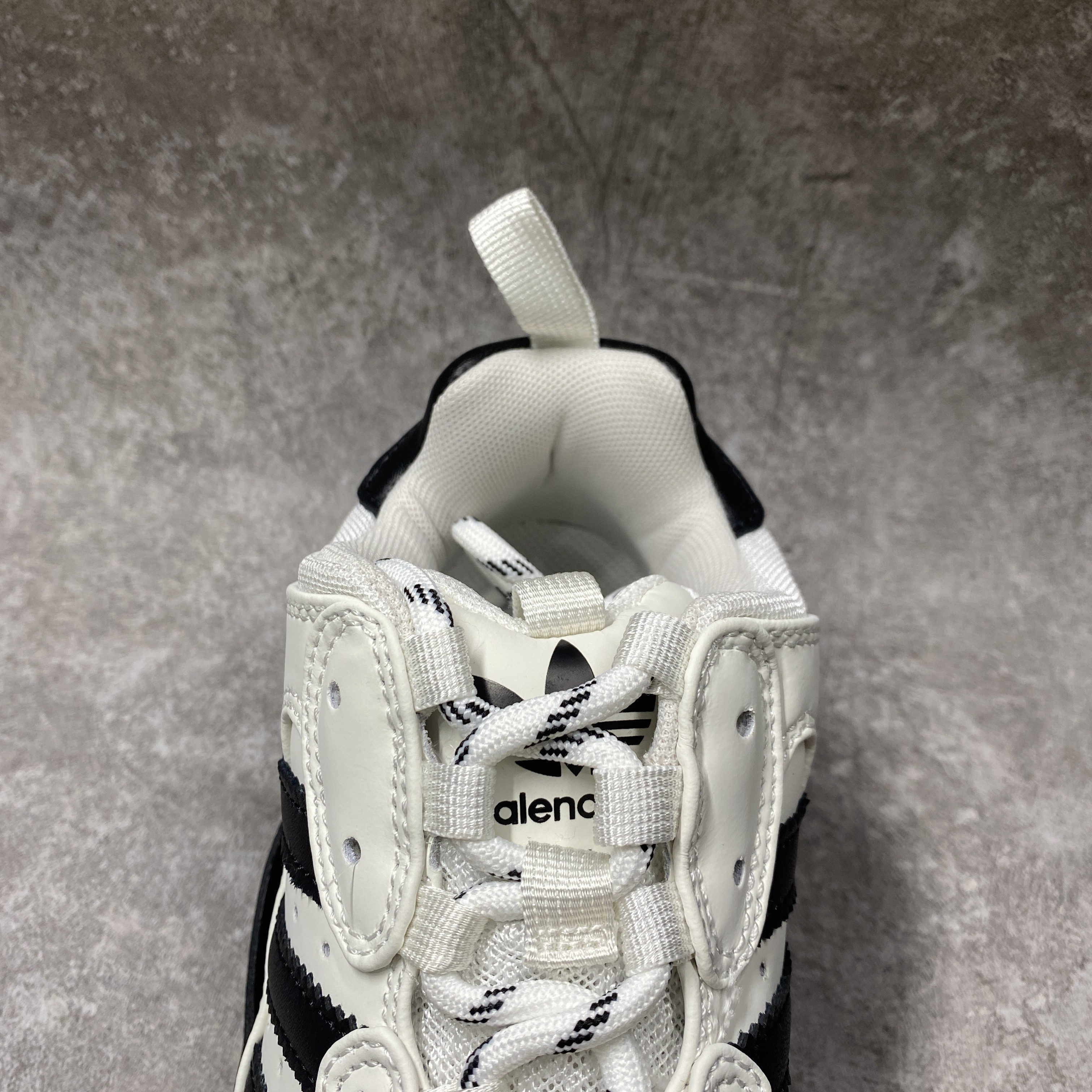 Ba*len*cia*ga triple s sneaker clearsole fluo black white