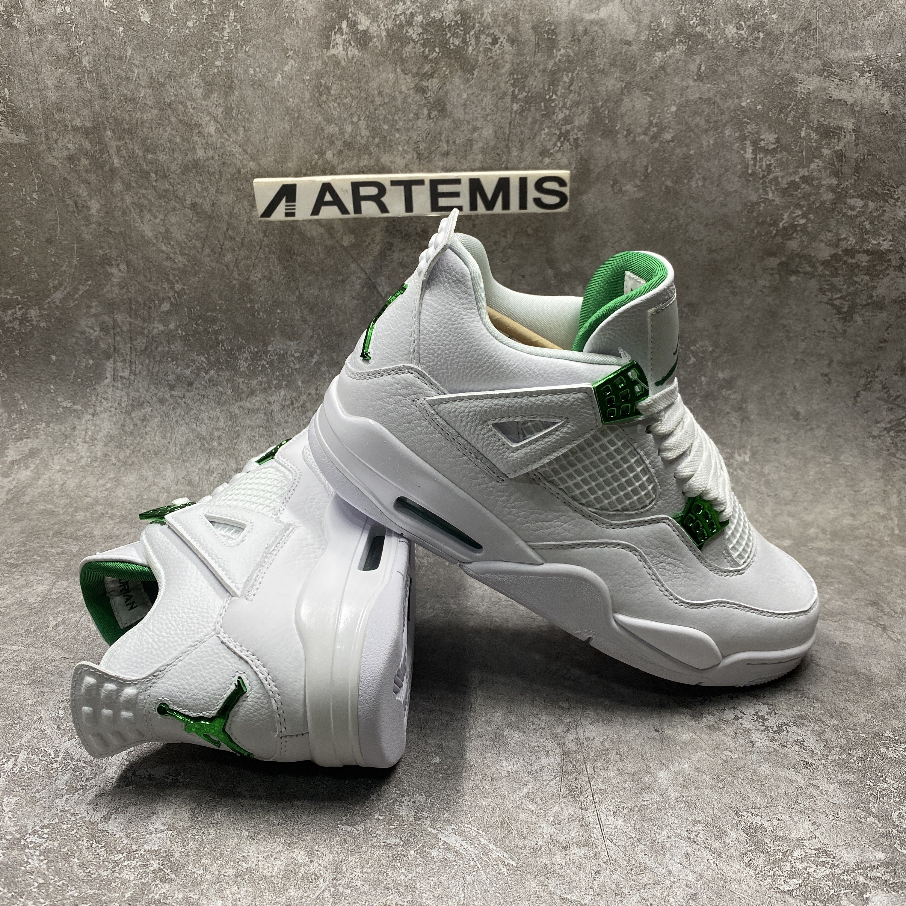 Air Jordan 4 Retro Metallic Green