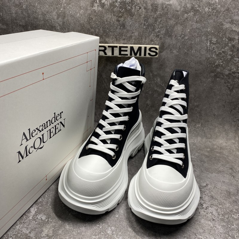ale*d*r M*Q*en tread slick high lace up boot black white