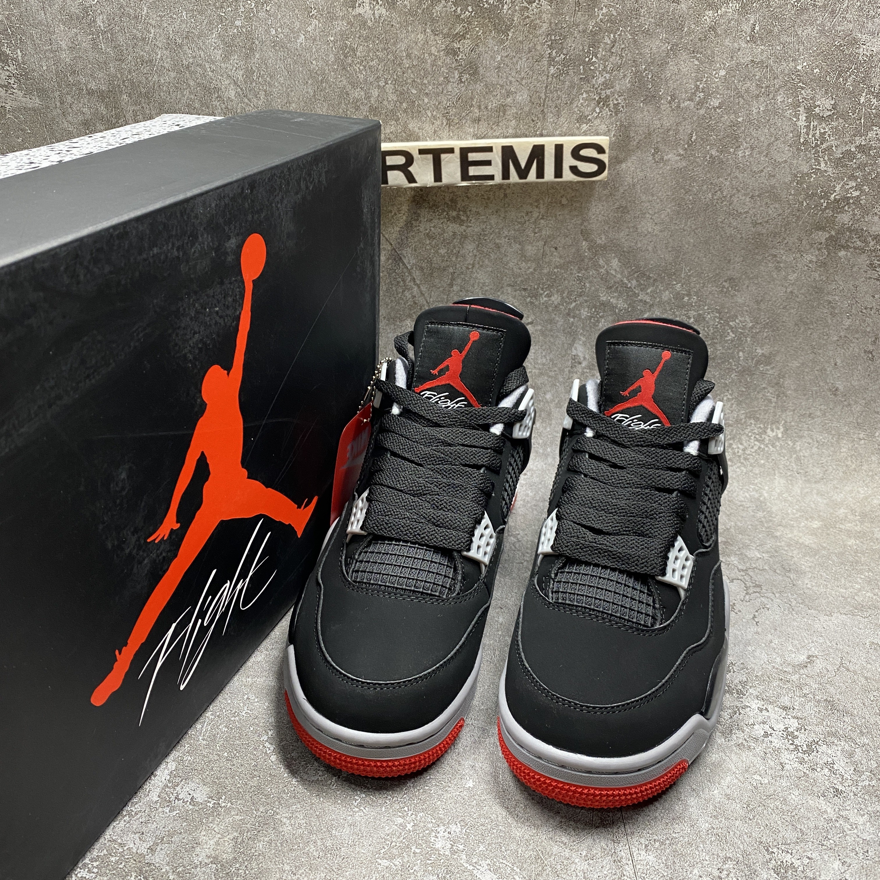 Air Jordan 4 Retro Bred (2019)