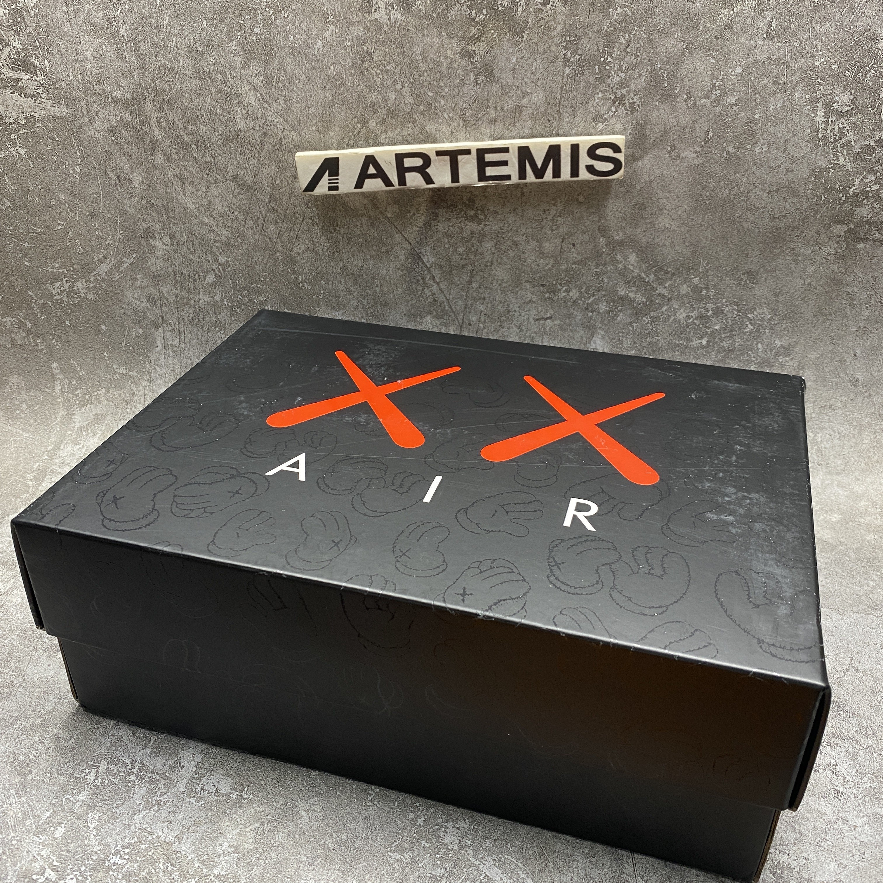 Air Jordan 4 Retro Kaws