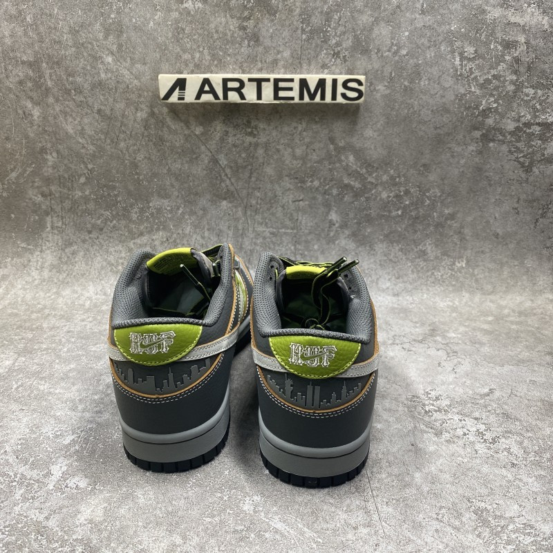 HUF x Nike SB Dunk Low“Friends and Family”