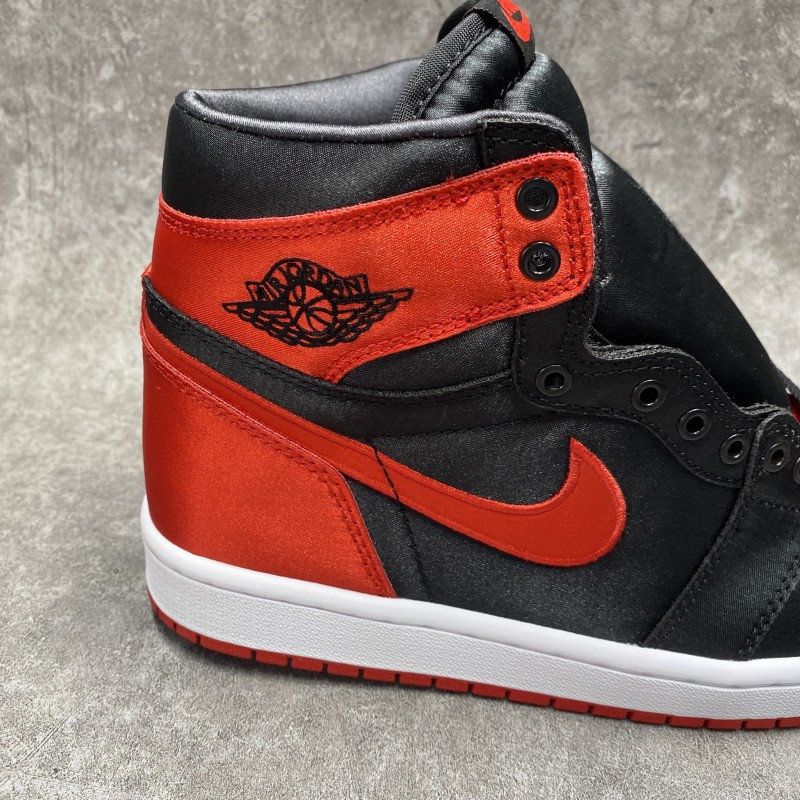 Air Jordan 1 High OG WMNS Satin Bred